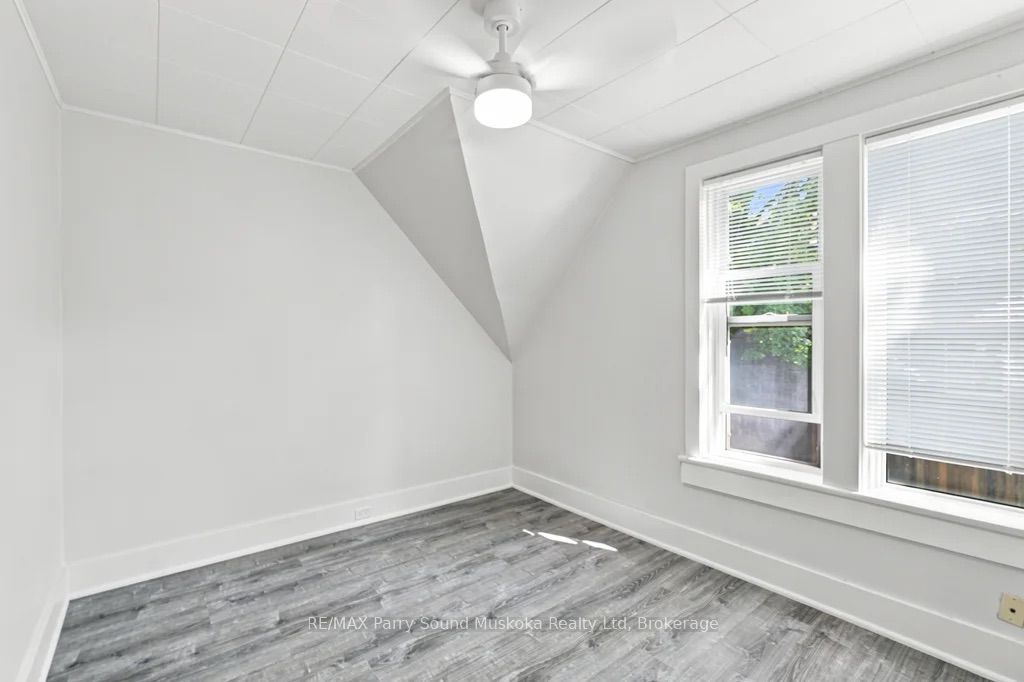 18 William Street Property Photo 25
