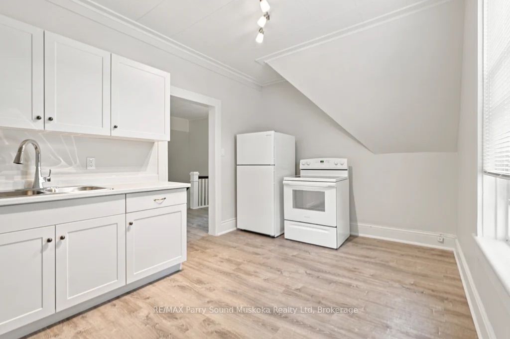 18 William Street Property Photo 27