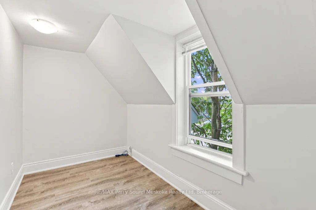 18 William Street Property Photo 33
