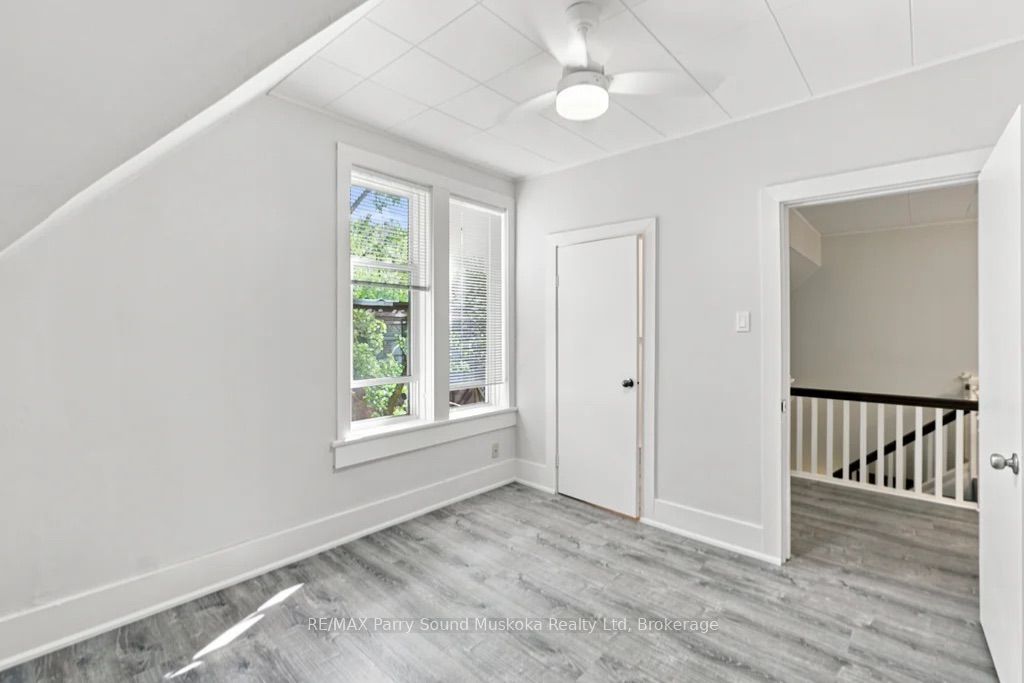 18 William Street Property Photo 37