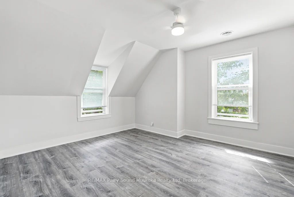 18 William Street Property Photo 39