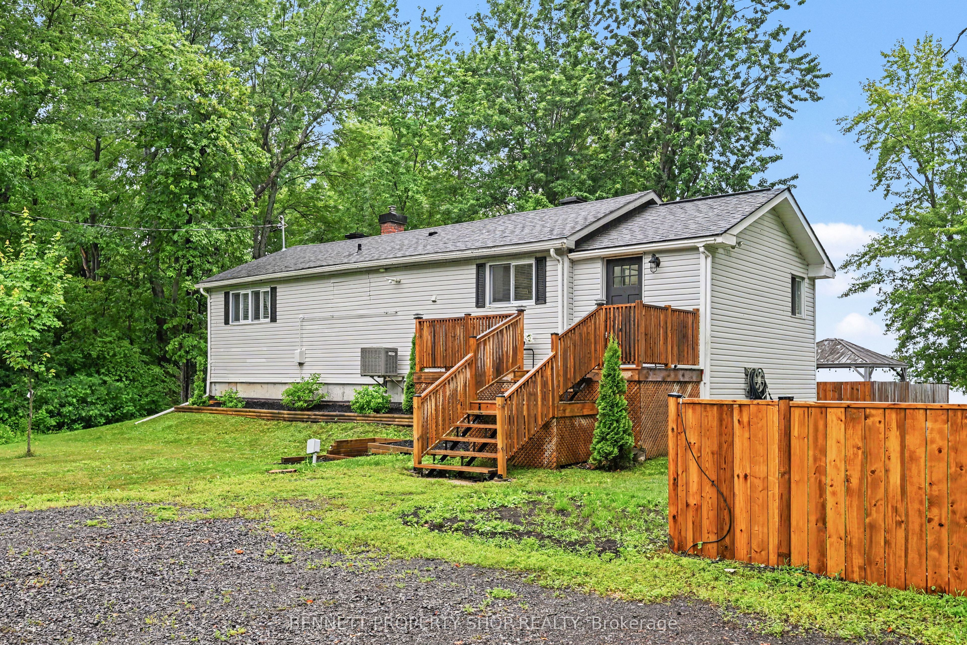 102 Moorhead Drive Property Photo 1