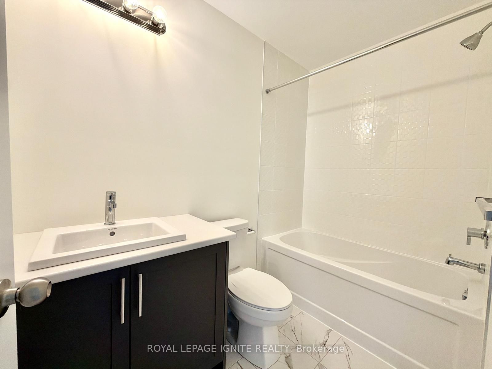 21 Royal Oak Crescent Property Photo 22