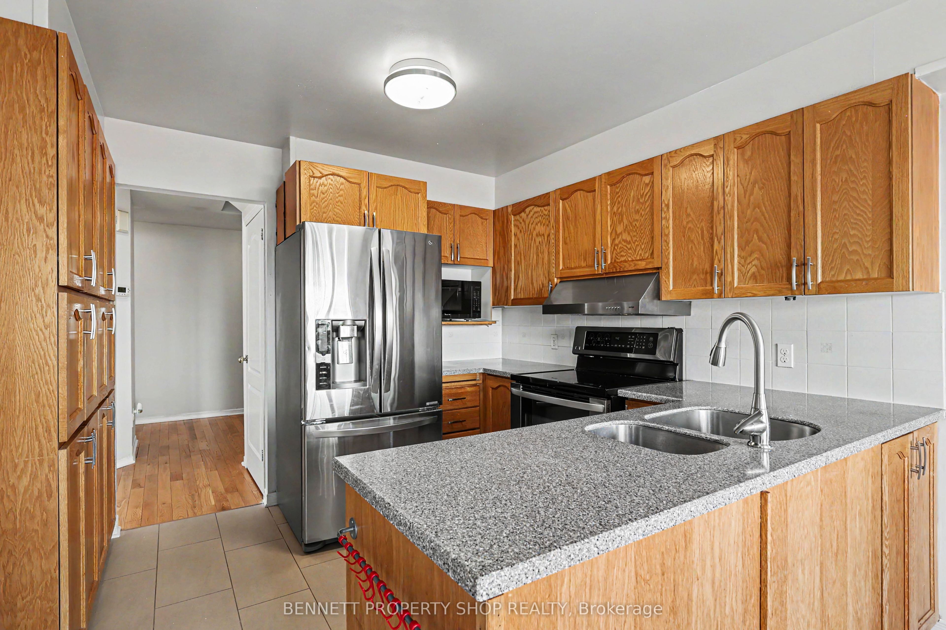 82 Emerald Meadows Drive Property Photo 6