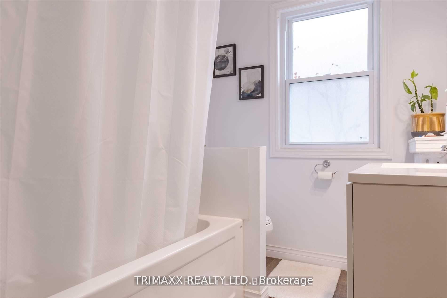 43 Dacotah Street Property Photo 6