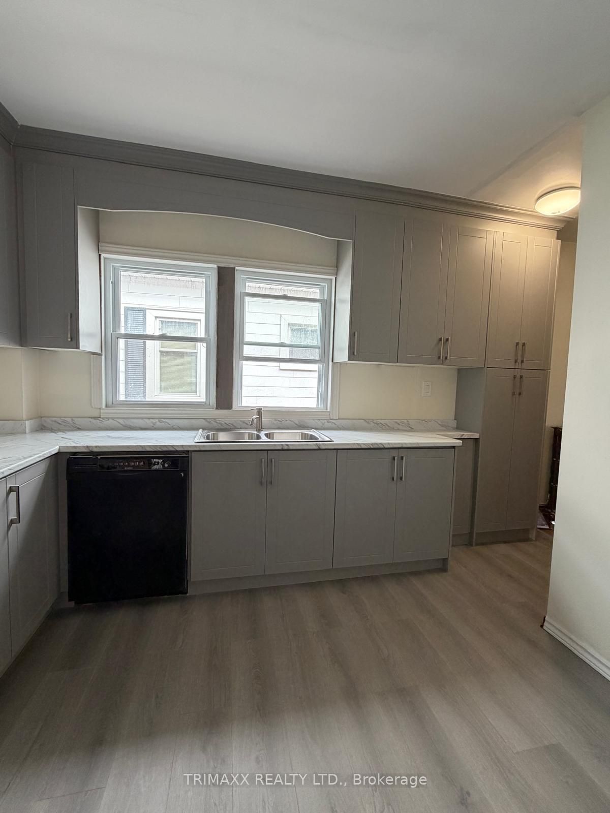 43 Dacotah Street Property Photo 13