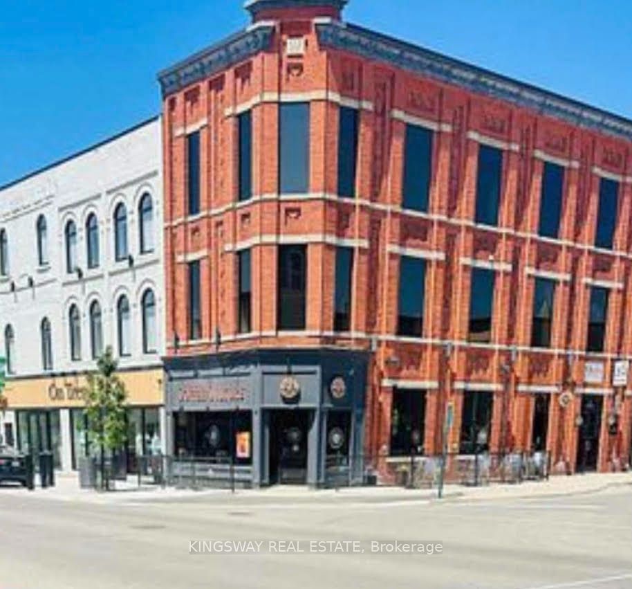 433 Dundas Street Property Photo 2