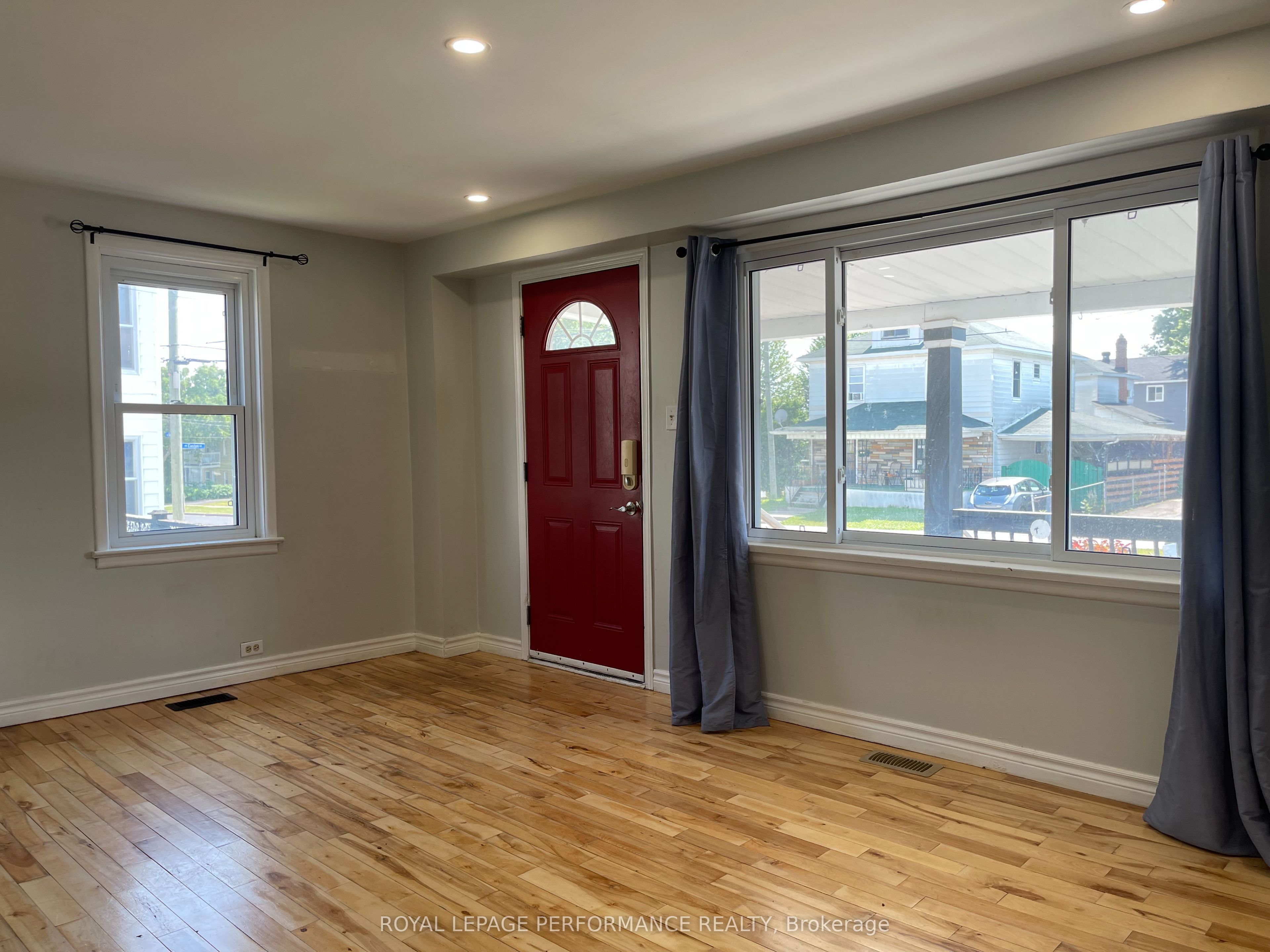 205 Guy Street Property Photo 4