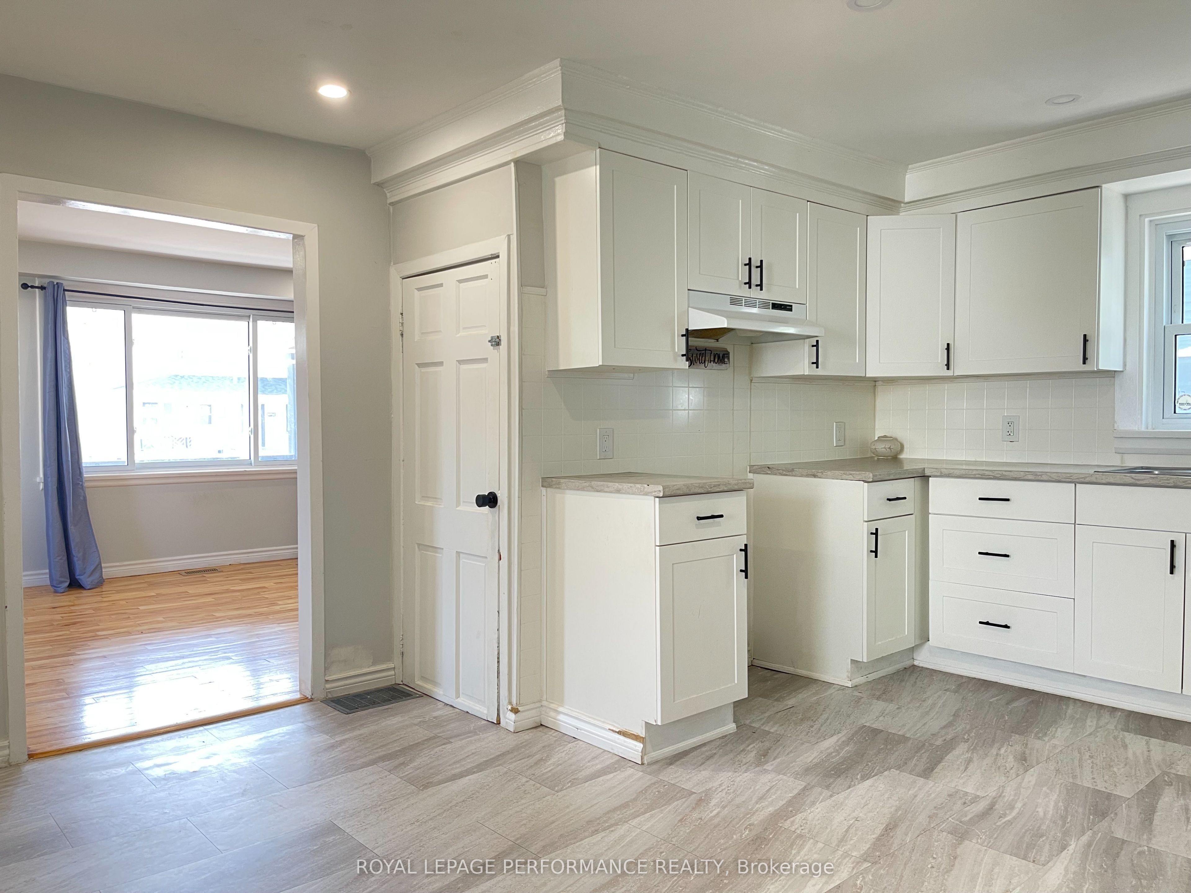 205 Guy Street Property Photo 6