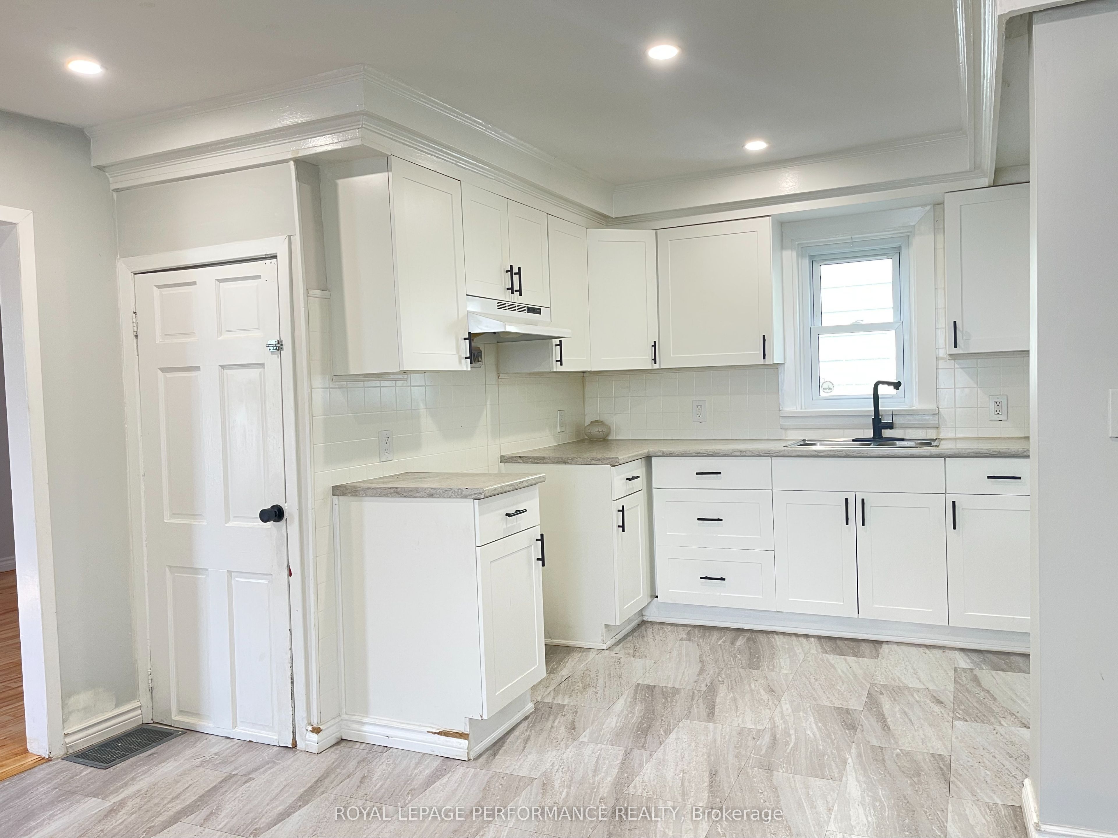 205 Guy Street Property Photo 7