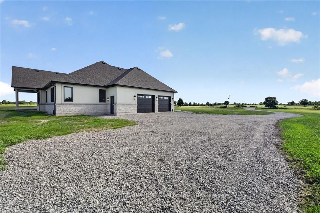 680 Caistorville Road Property Photo 7