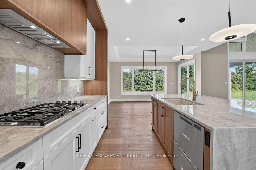 680 Caistorville Road Property Photo 17
