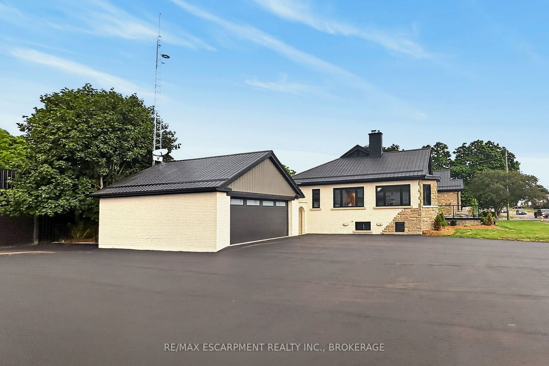 27 Church Street E Property Photo 45