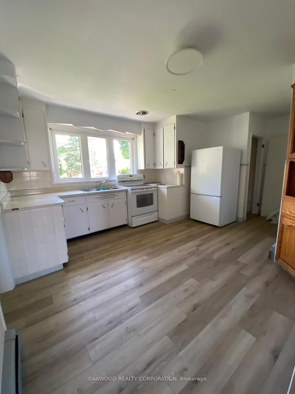 1158 Johnson Street Property Photo 10
