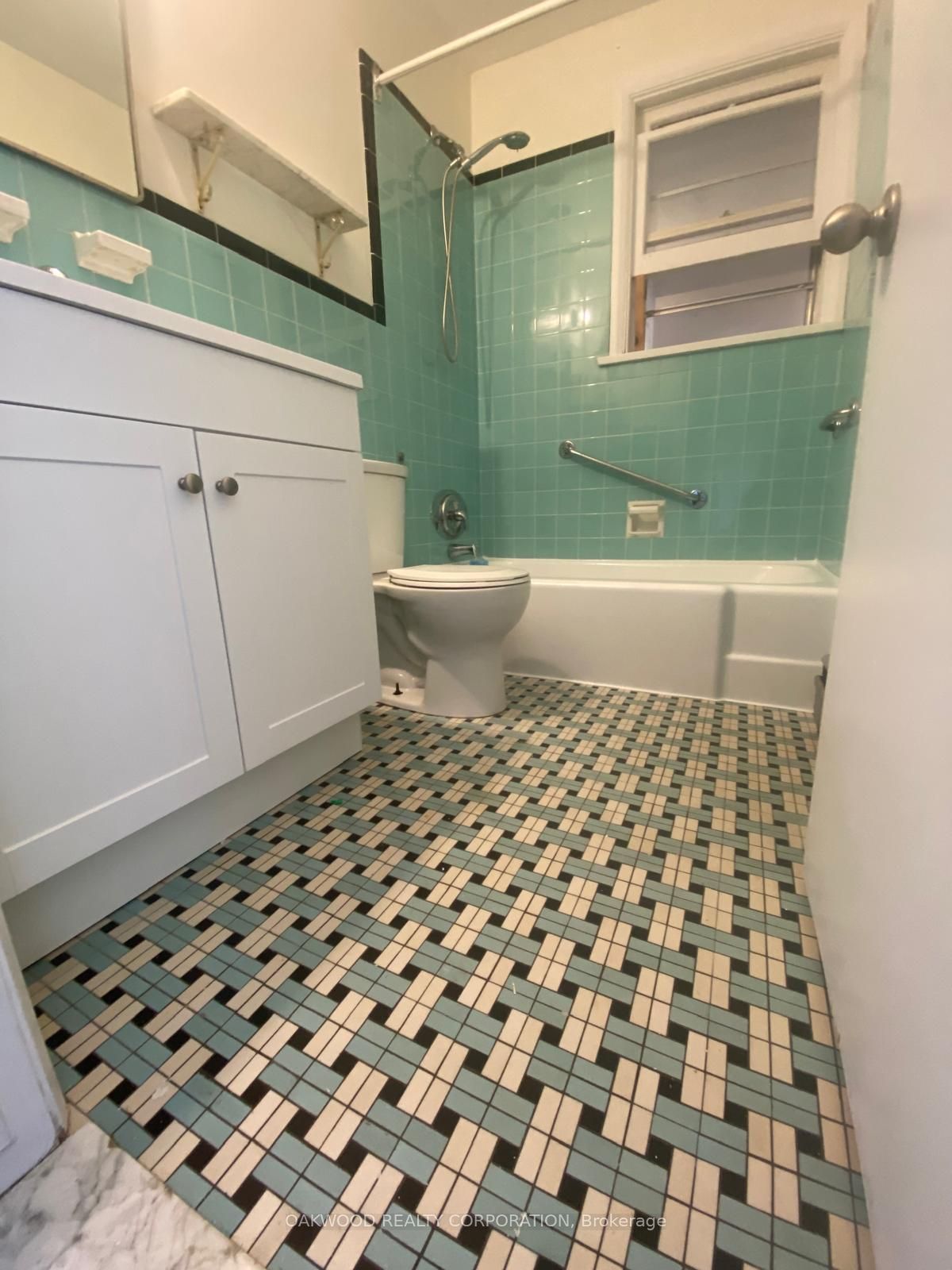 1158 Johnson Street Property Photo 14