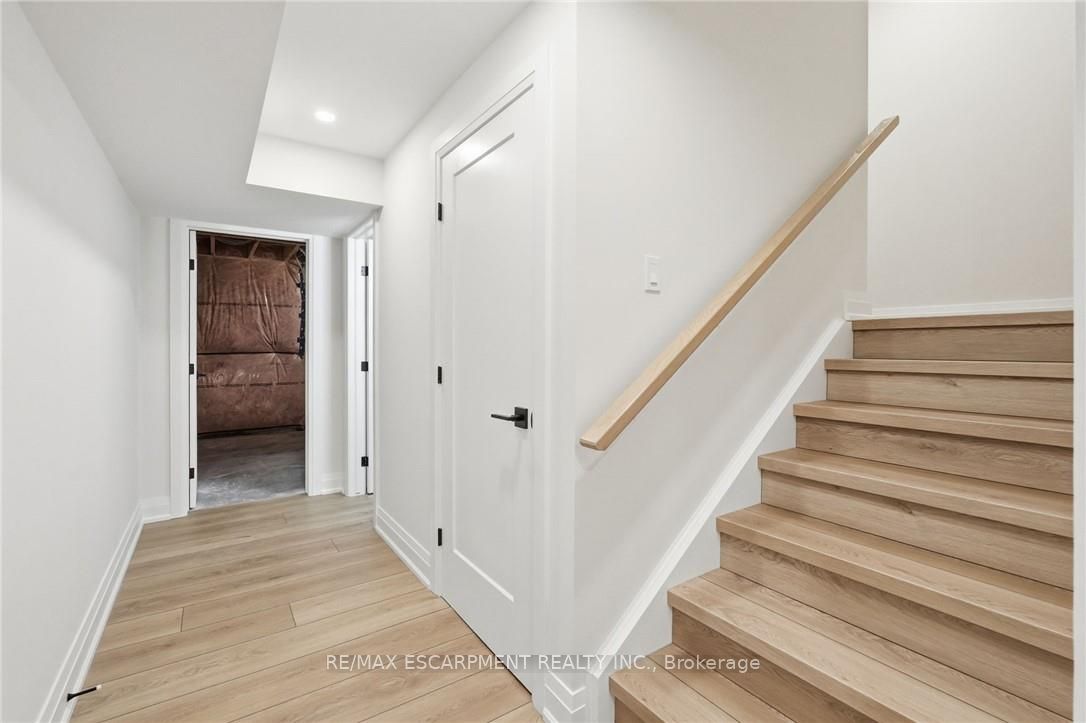 7 Bartlett Avenue Property Photo 39