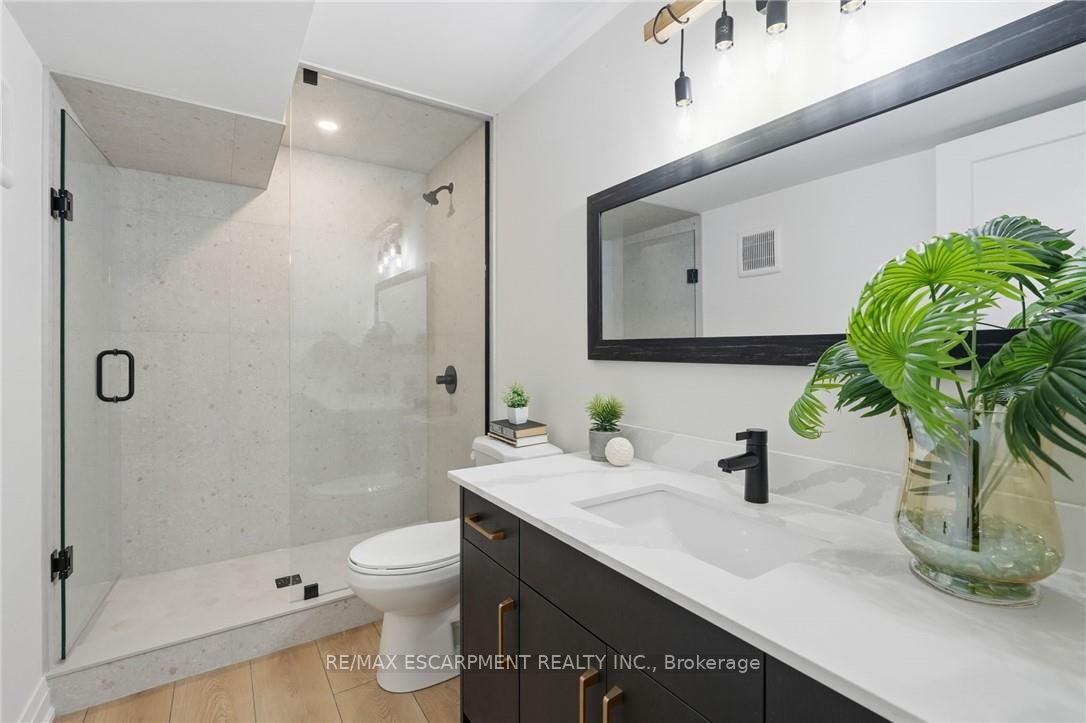 7 Bartlett Avenue Property Photo 40