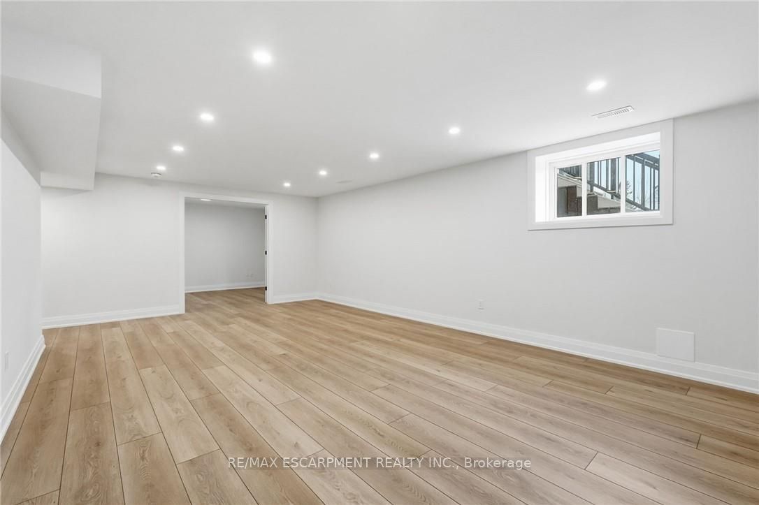 7 Bartlett Avenue Property Photo 42