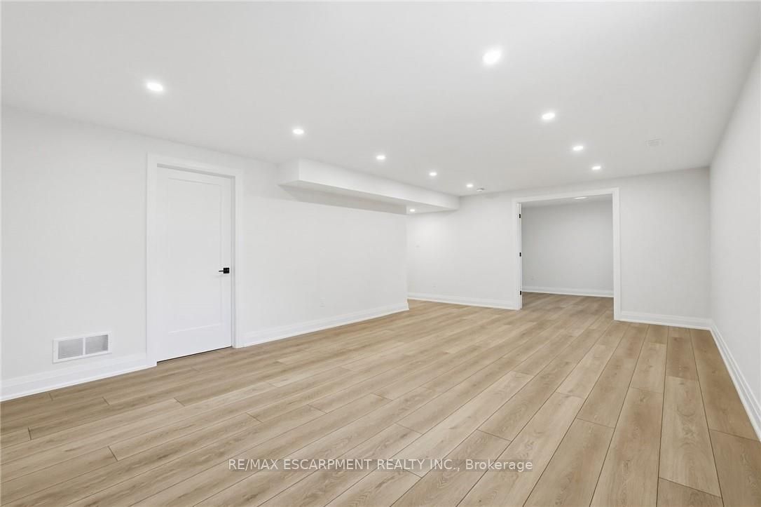 7 Bartlett Avenue Property Photo 43