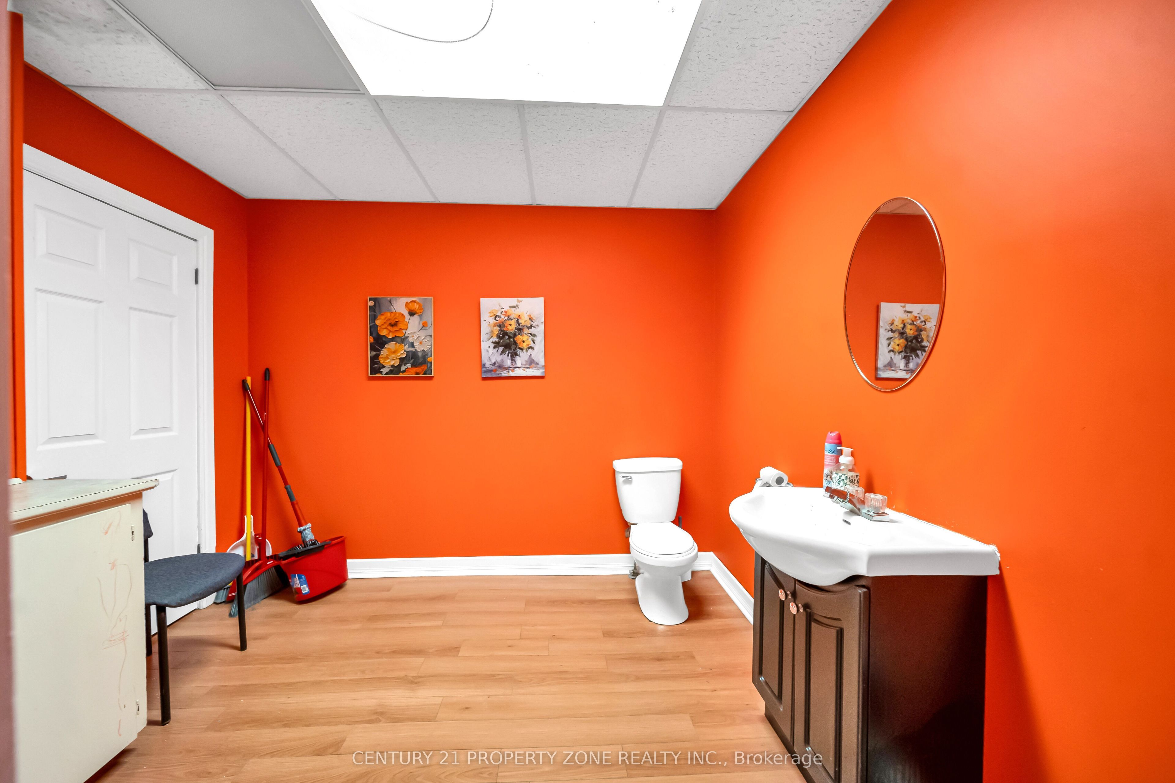 370 Talbot Street Property Photo 13