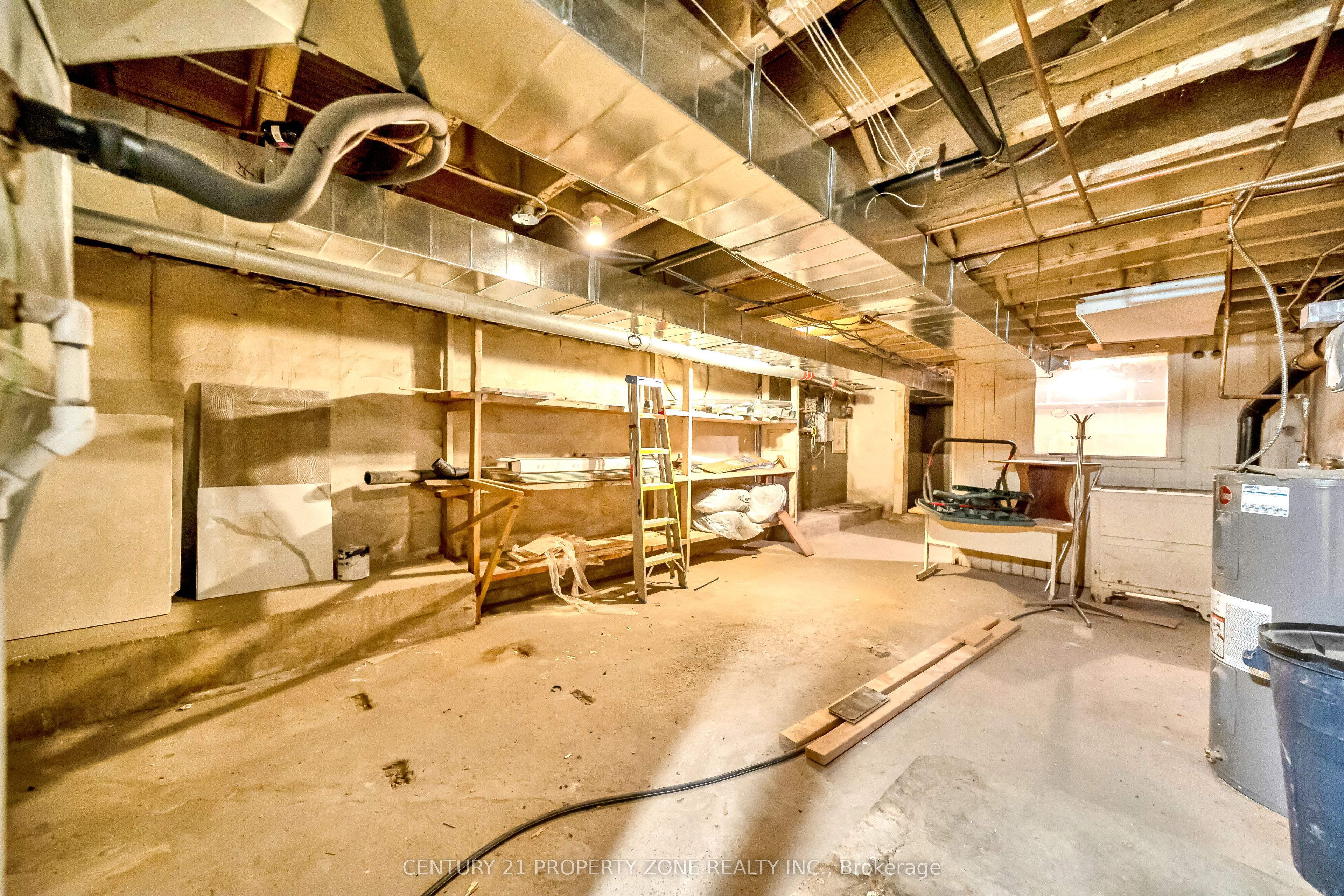 370 Talbot Street Property Photo 34