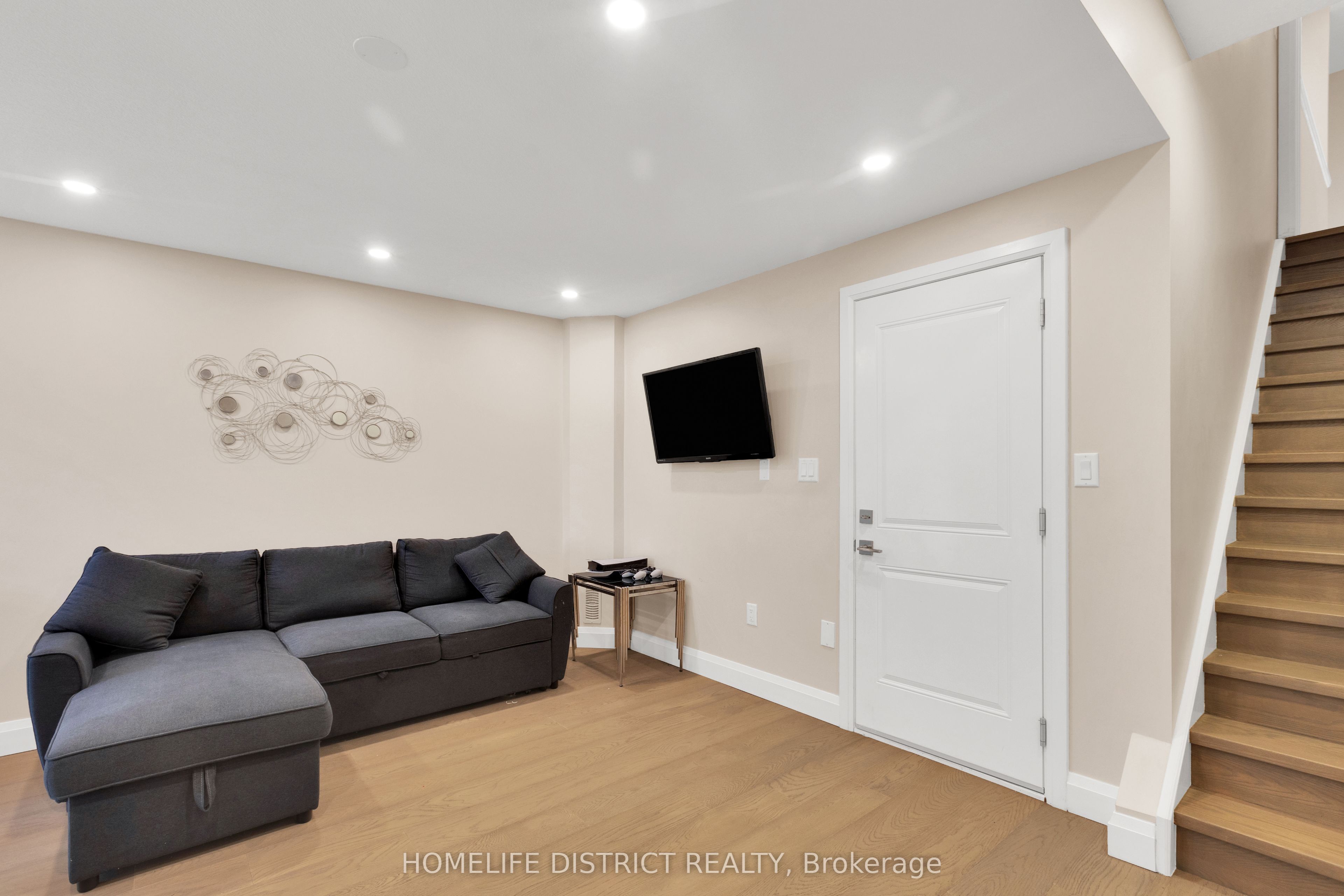 1169 Garner Road E 68 Property Photo 14