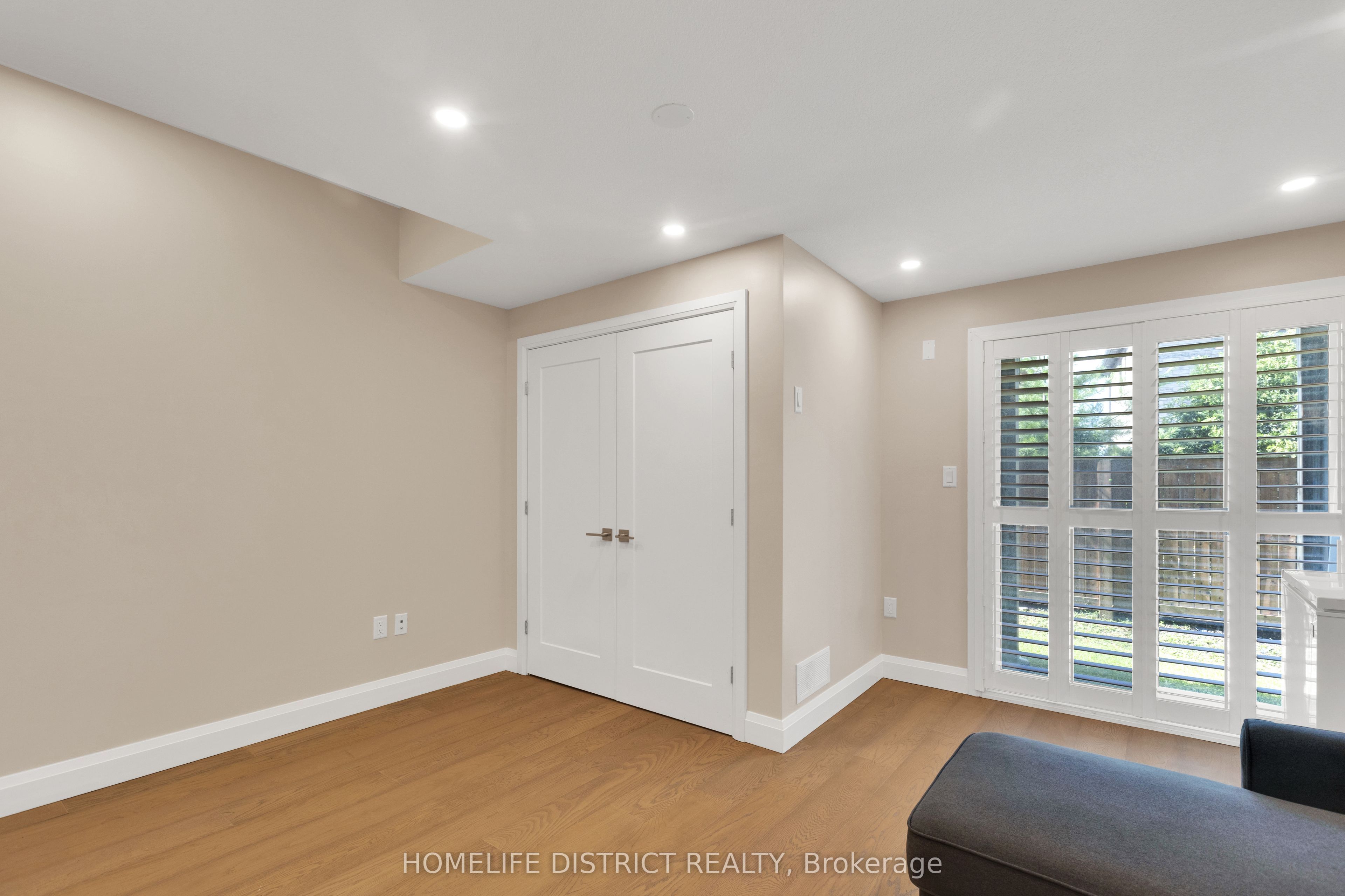 1169 Garner Road E 68 Property Photo 16