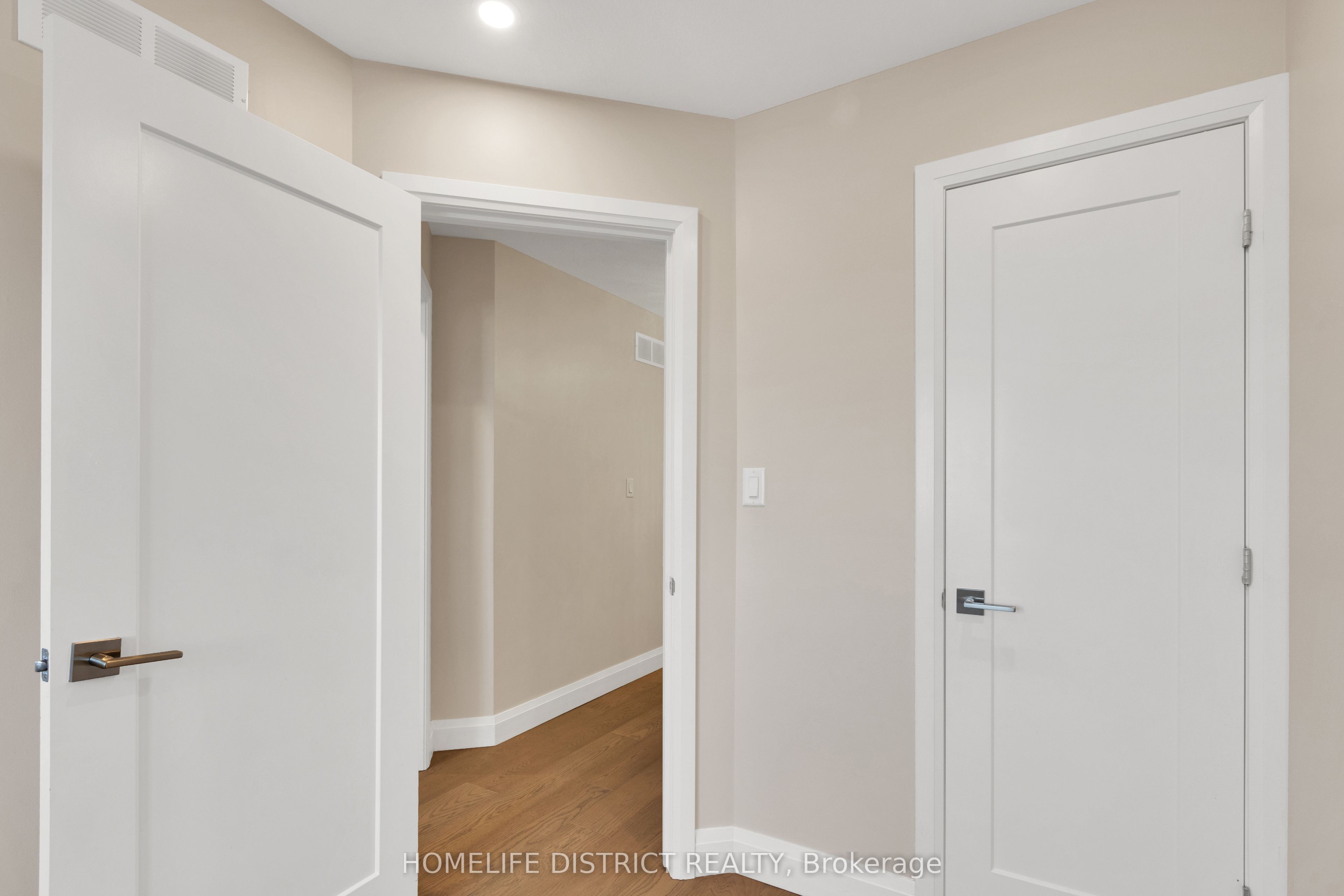 1169 Garner Road E 68 Property Photo 21