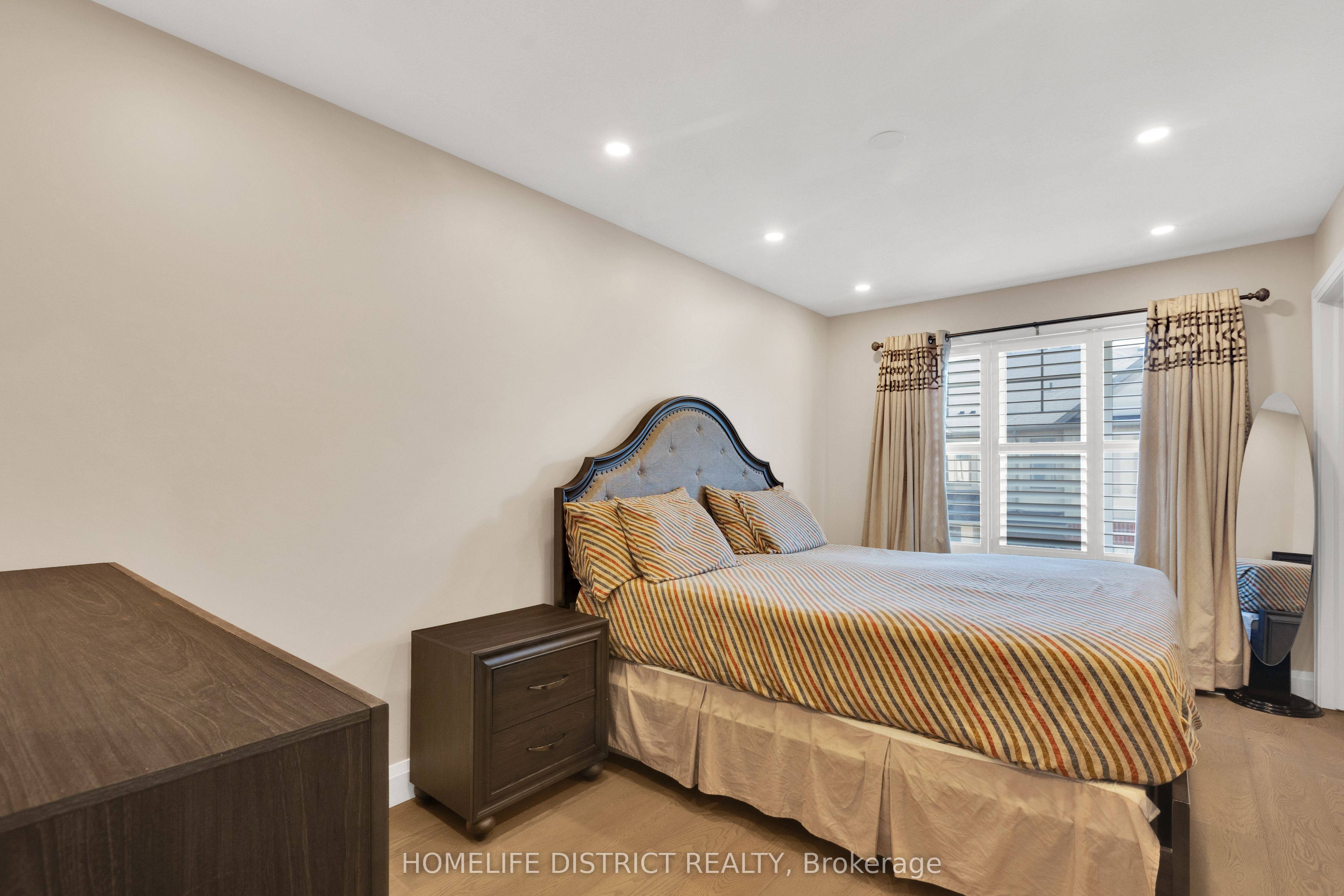 1169 Garner Road E 68 Property Photo 31