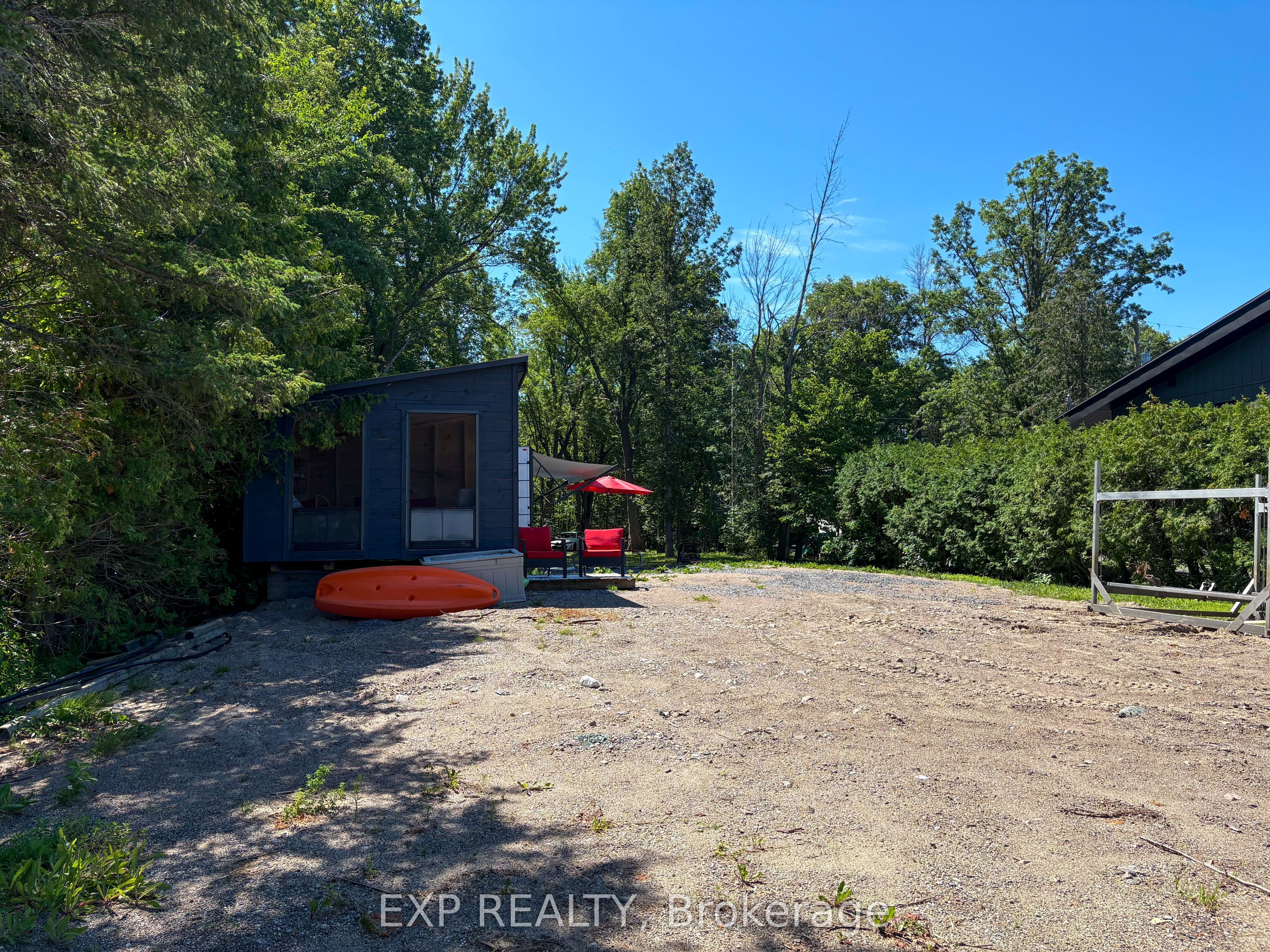 11 Engineer Lane Property Photo 12