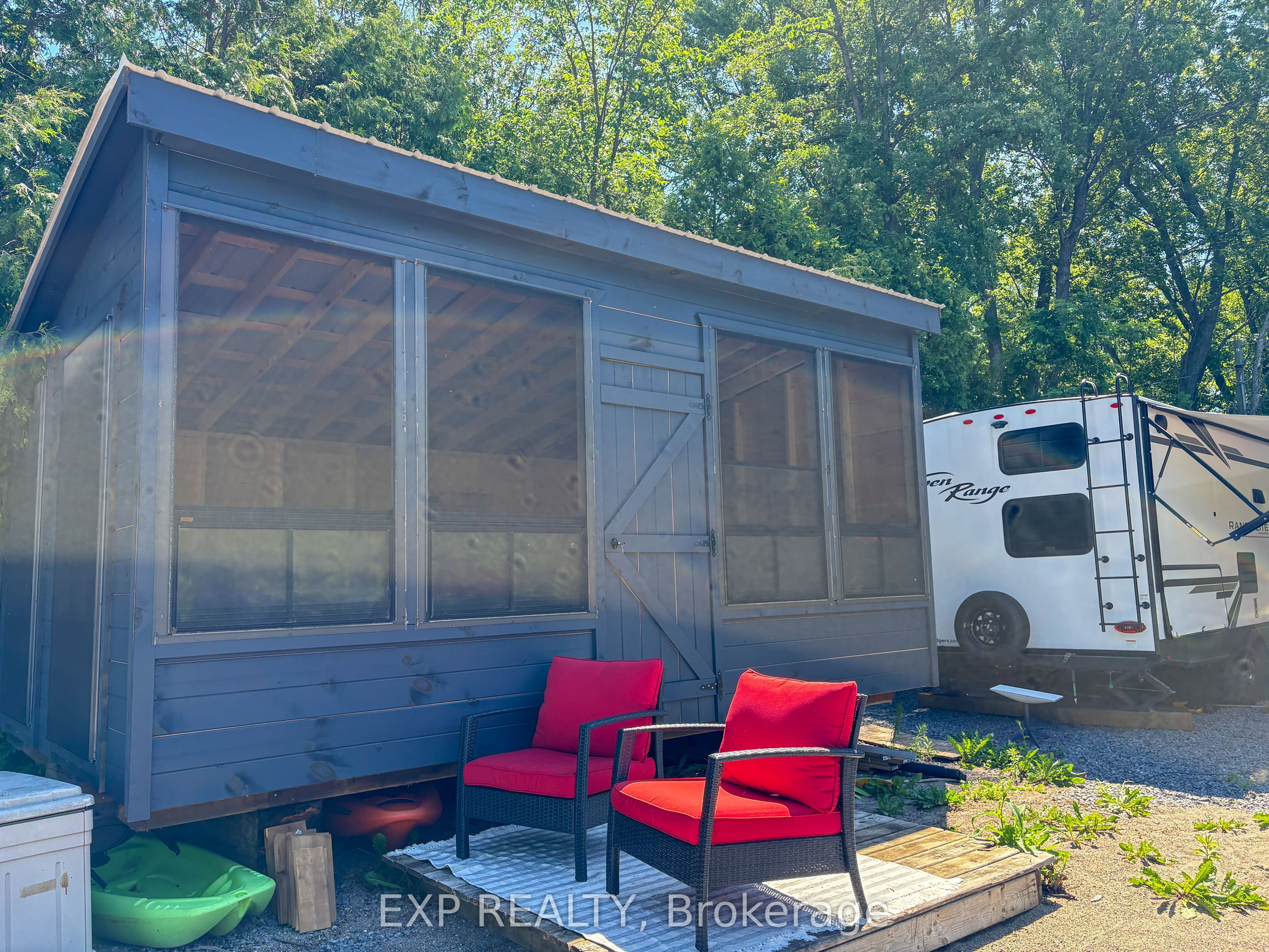 11 Engineer Lane Property Photo 13