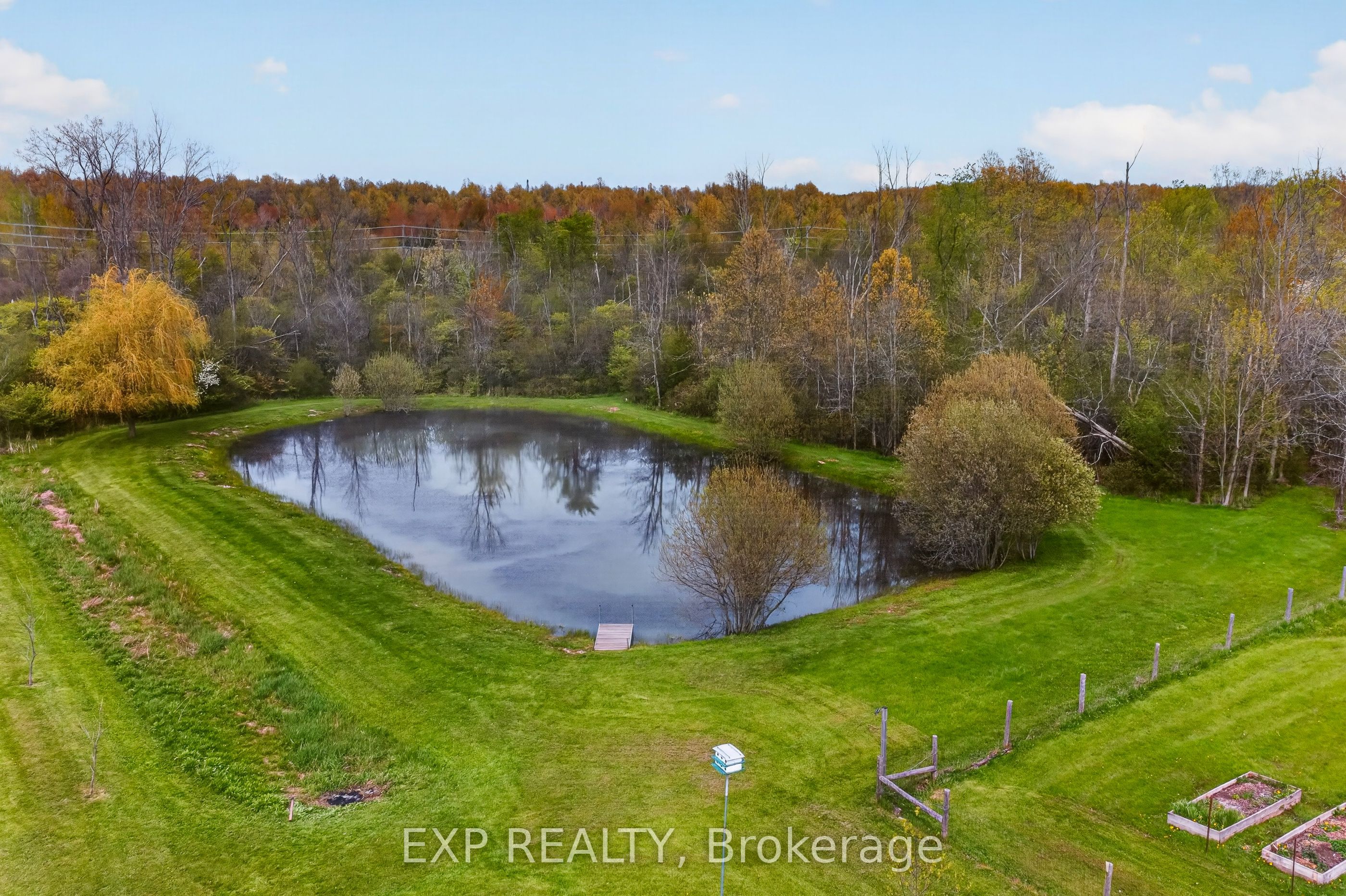 2266 Pettit Road Property Photo 7