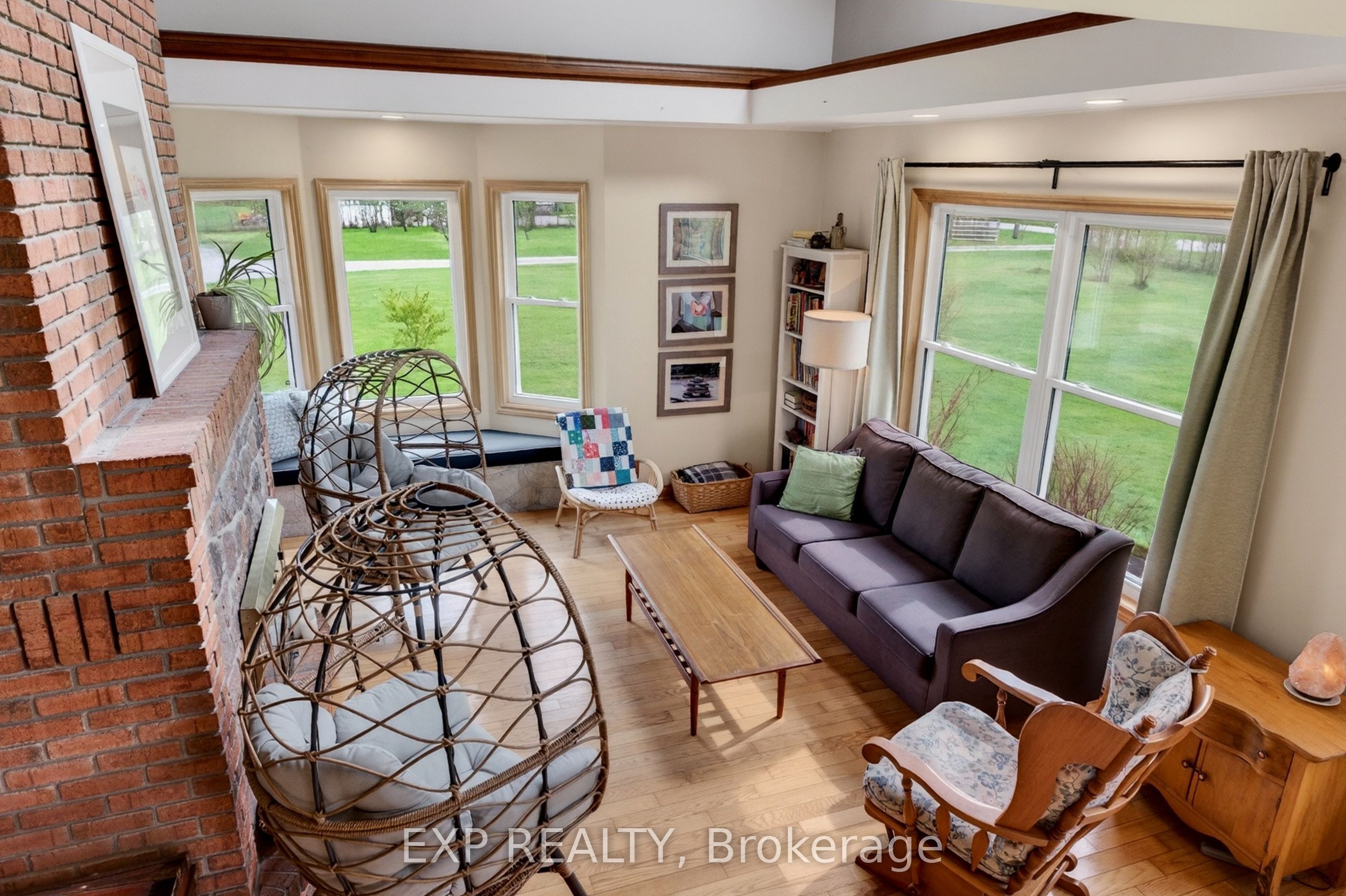 2266 Pettit Road Property Photo 11