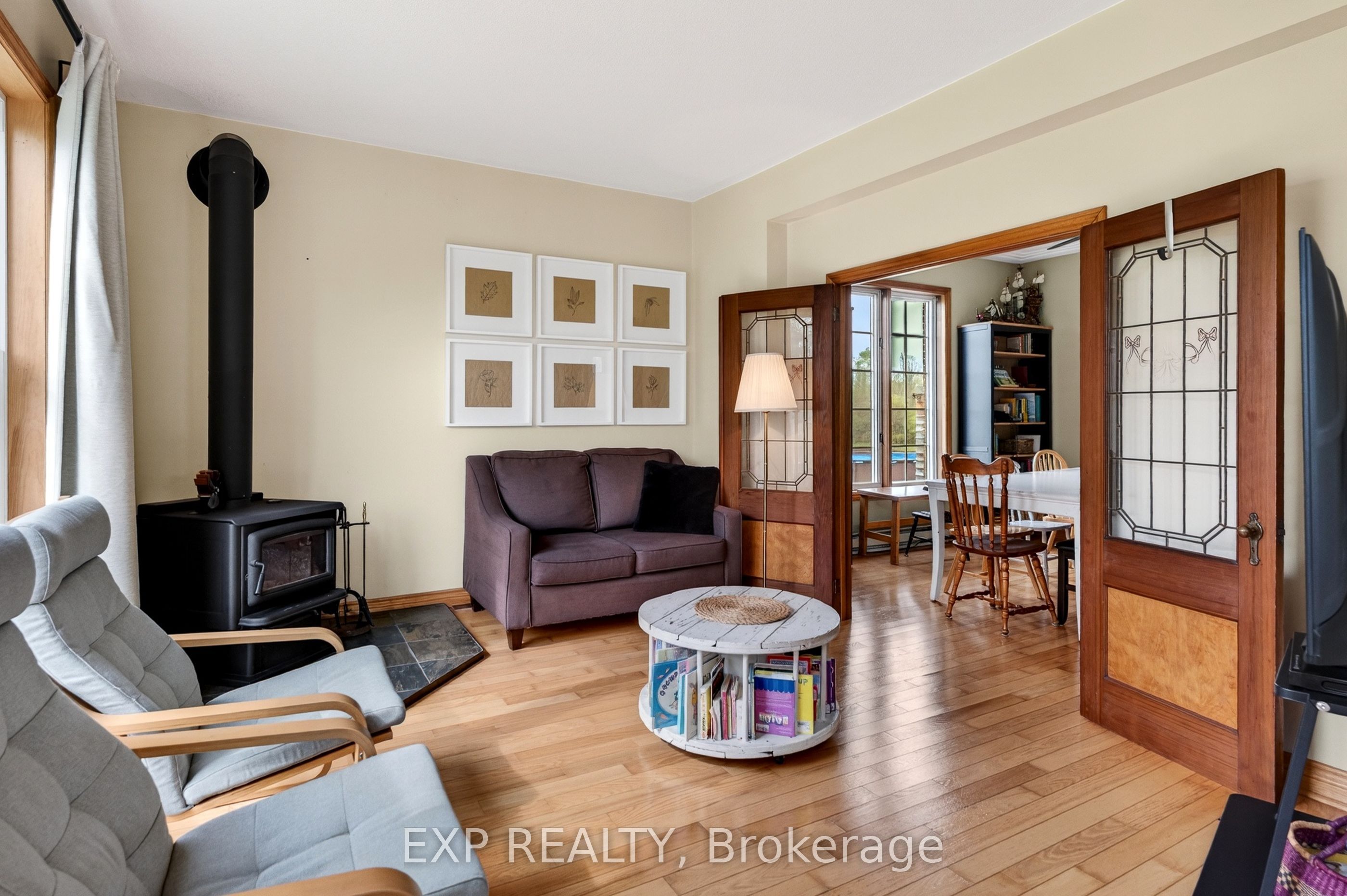 2266 Pettit Road Property Photo 12