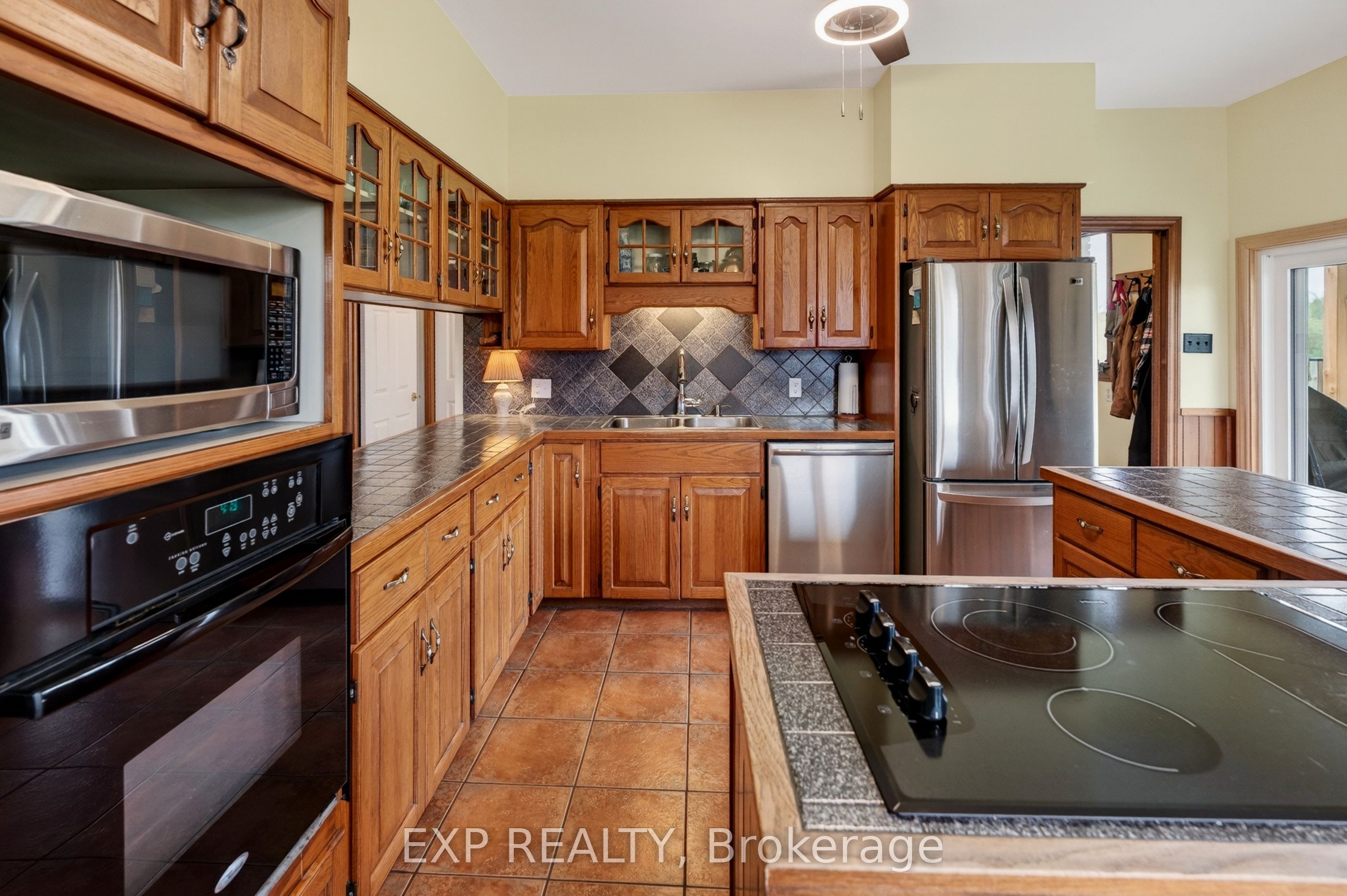 2266 Pettit Road Property Photo 21