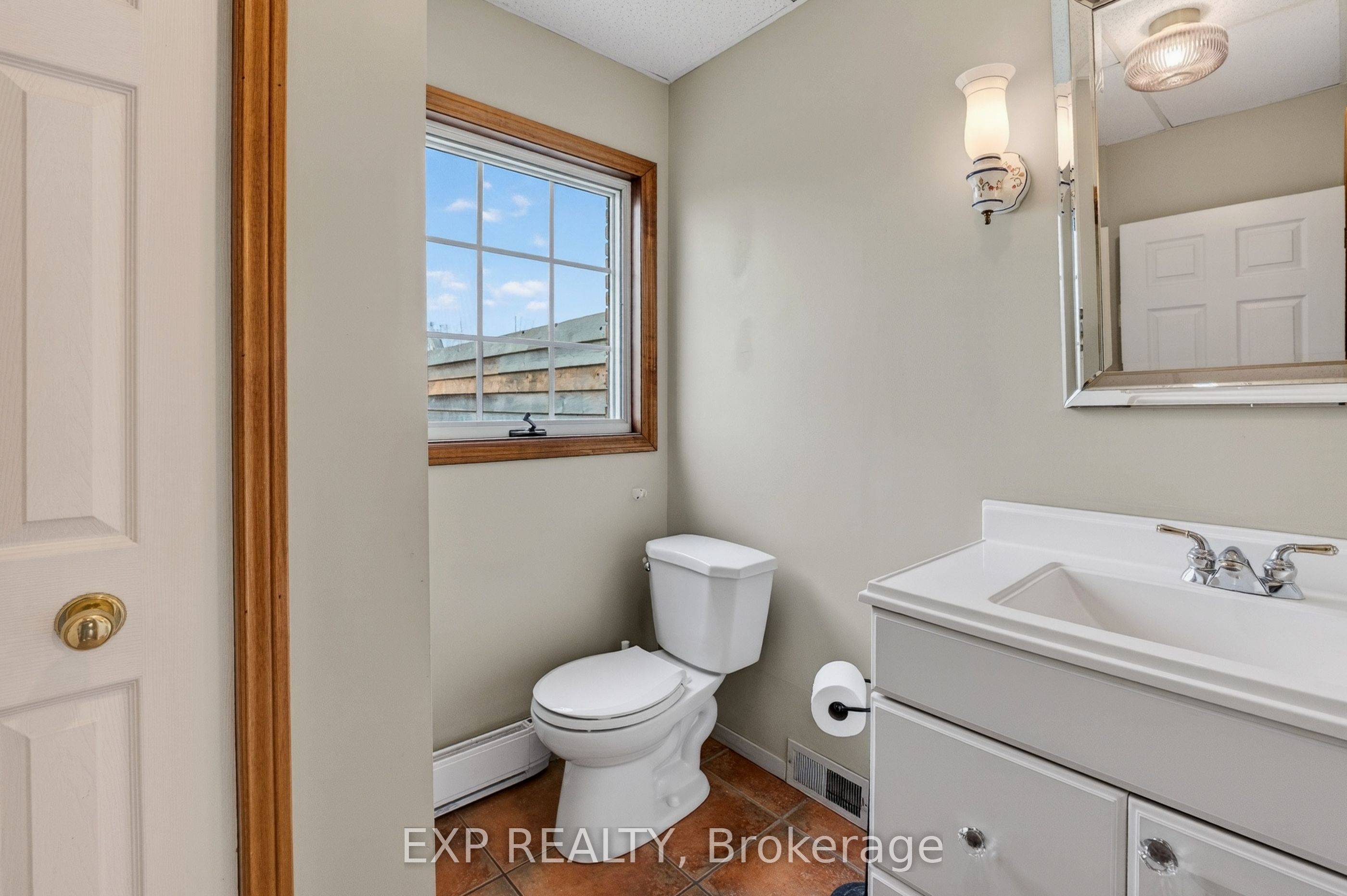 2266 Pettit Road Property Photo 24