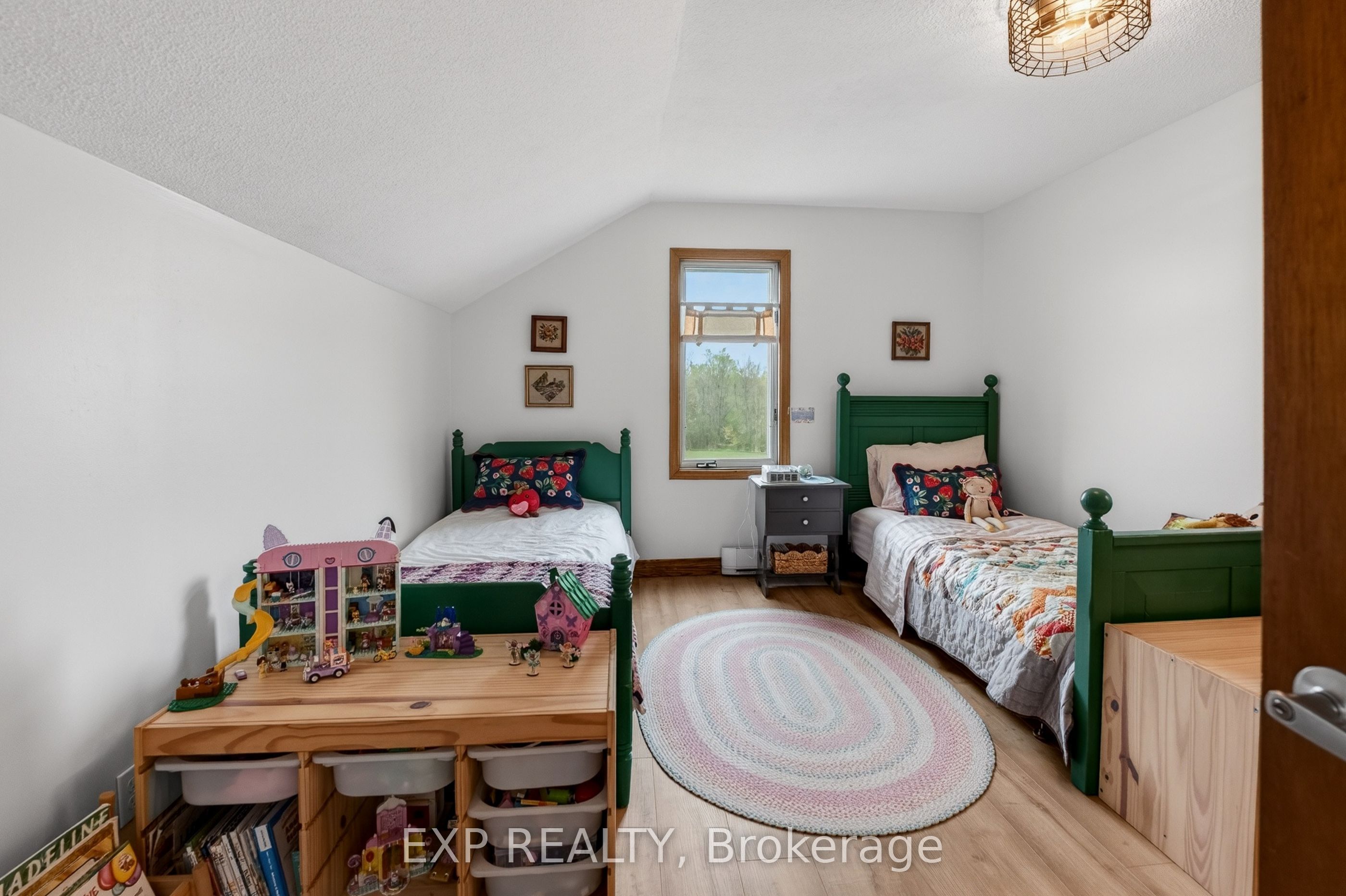 2266 Pettit Road Property Photo 31