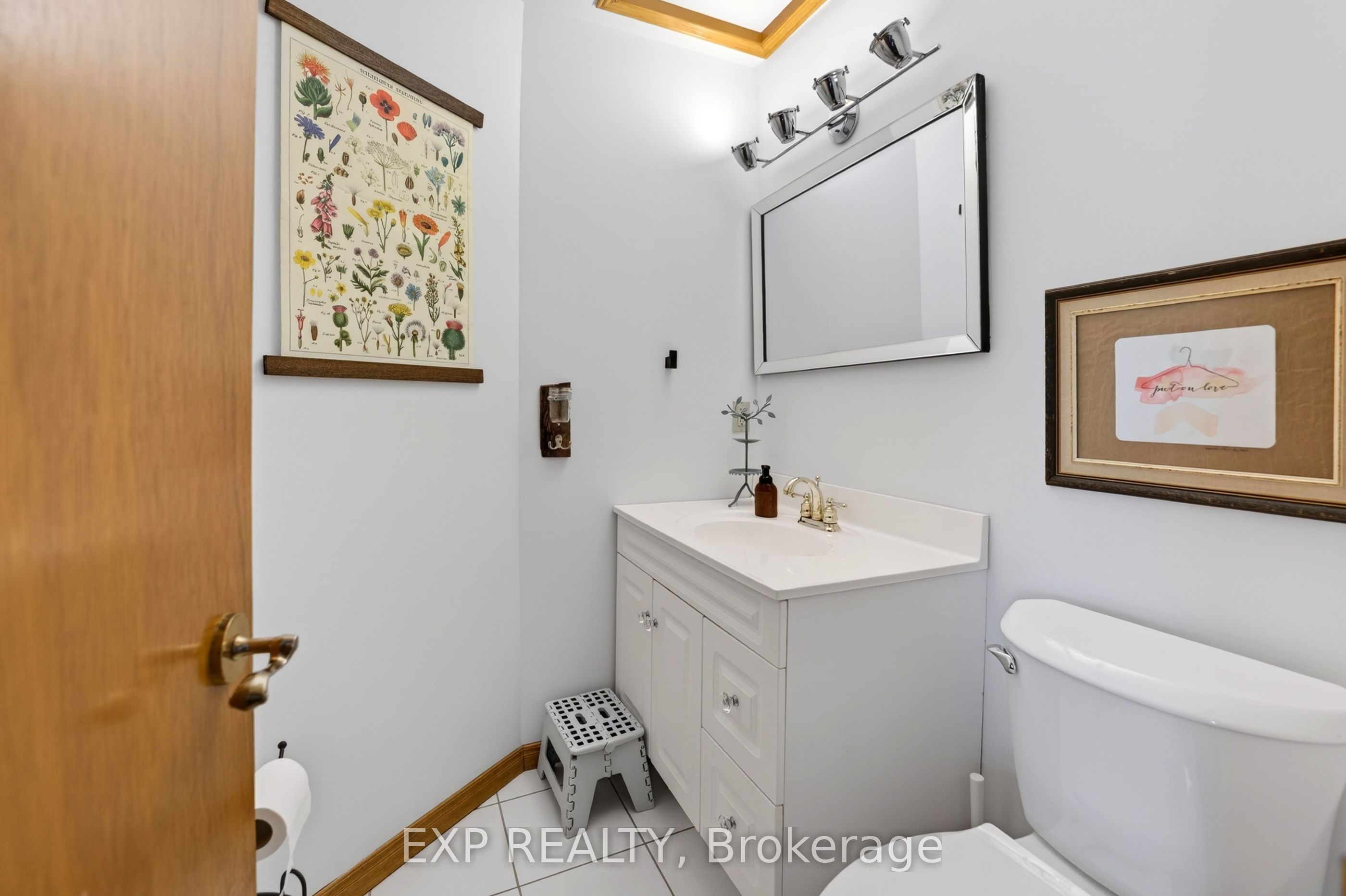 2266 Pettit Road Property Photo 32