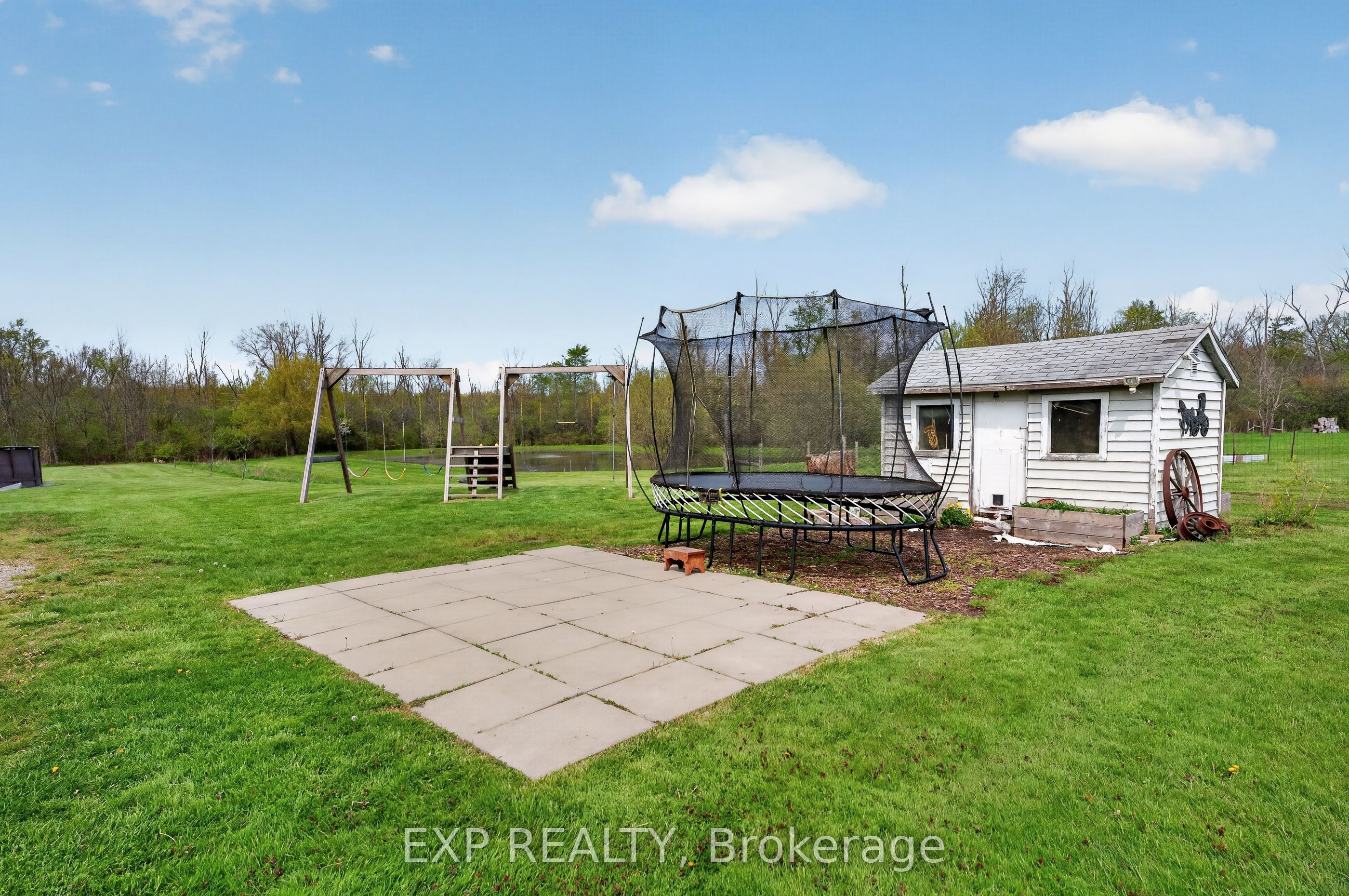 2266 Pettit Road Property Photo 44