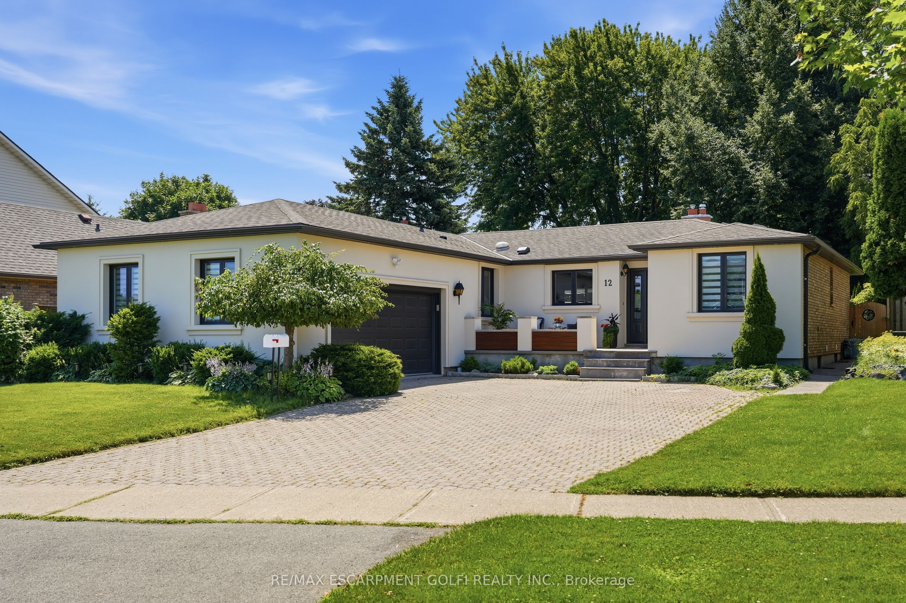 12 Cheval Drive Property Photo 1