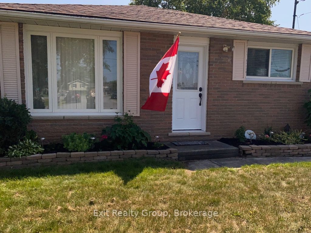 83 Centre Street Property Photo 3