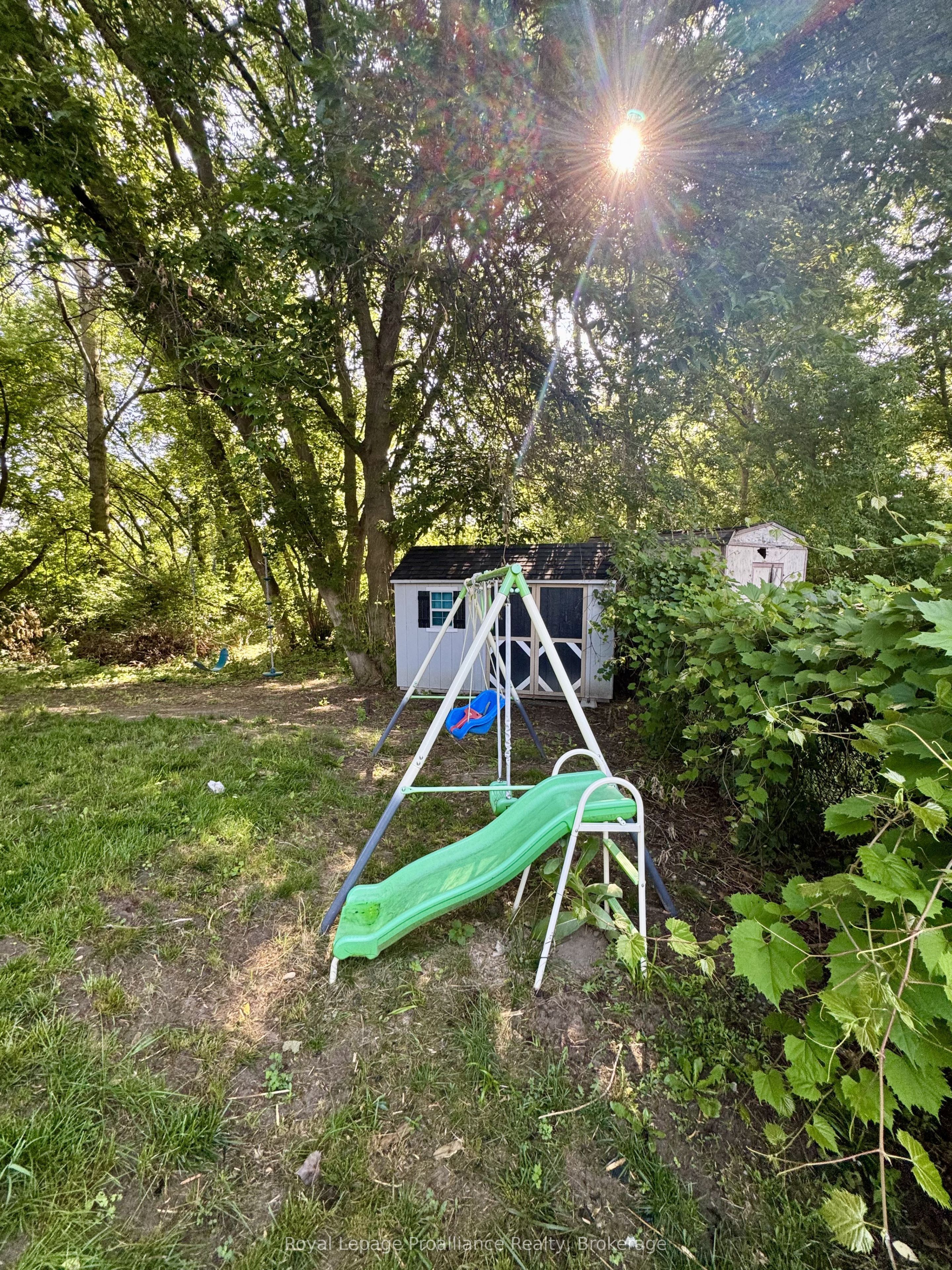 19 Briardale Boulevard Property Photo 8