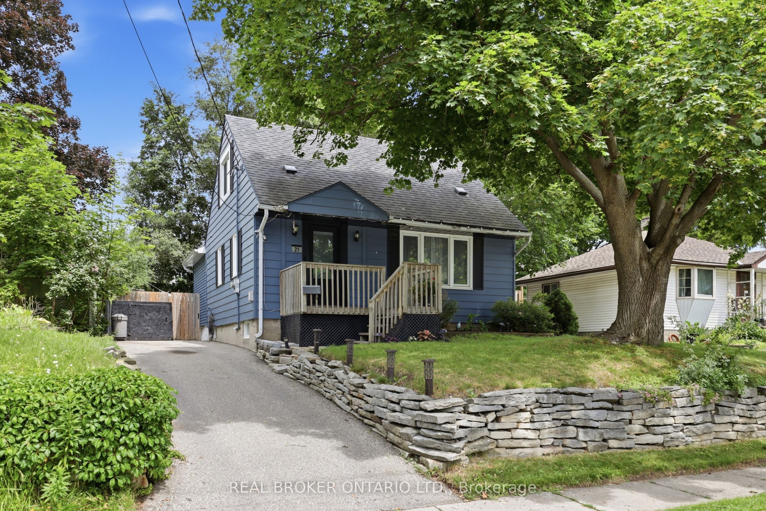 21 Ridgewood Avenue Property Photo 1