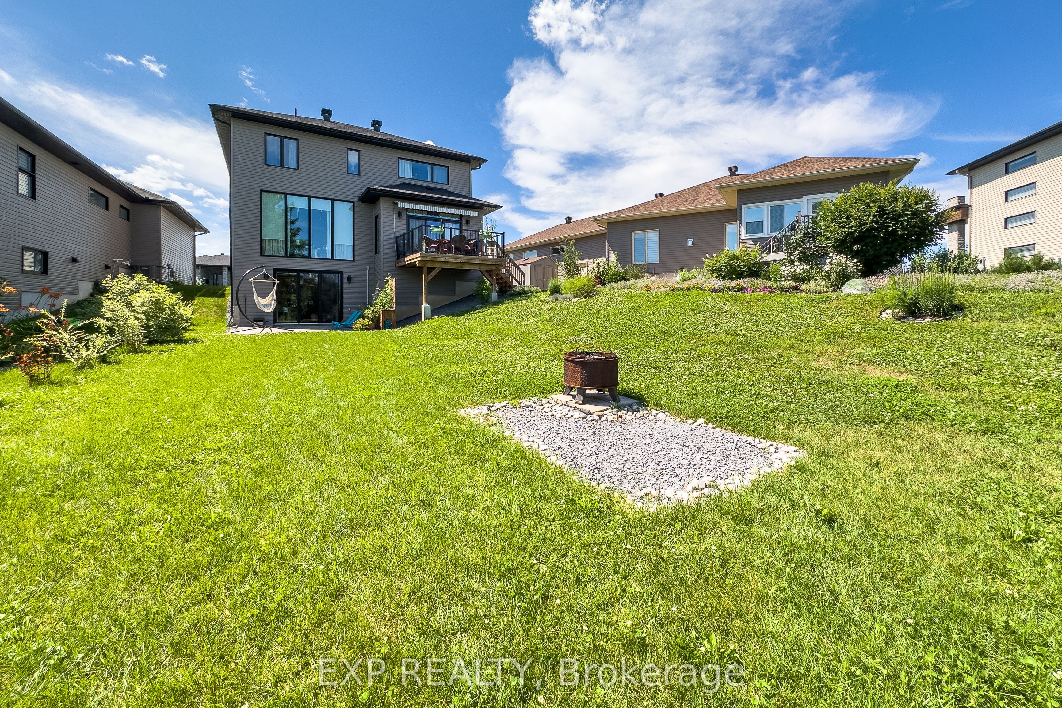 144 Argile Street Property Photo 6