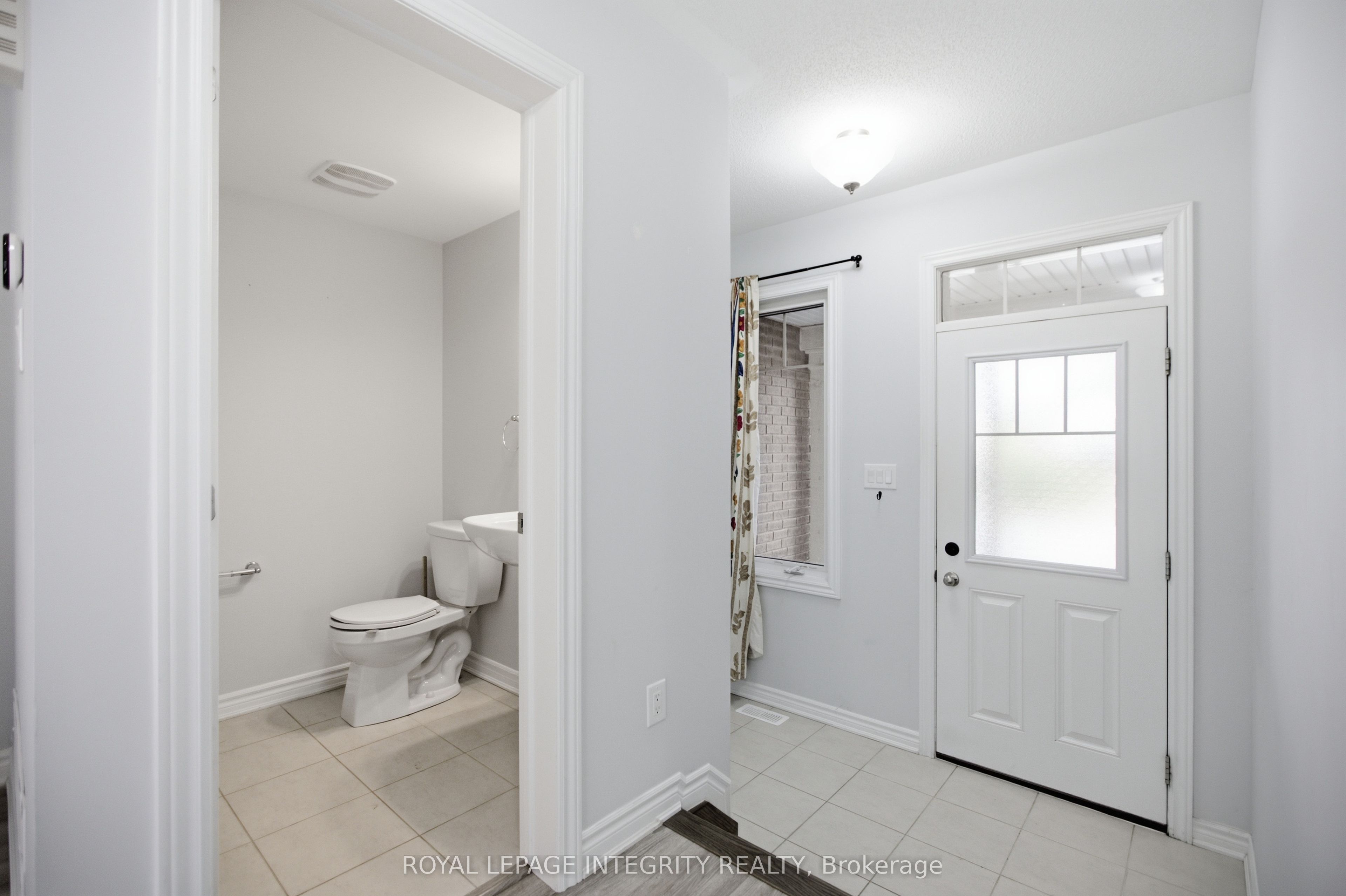 2235 Watercolours Way Property Photo 3