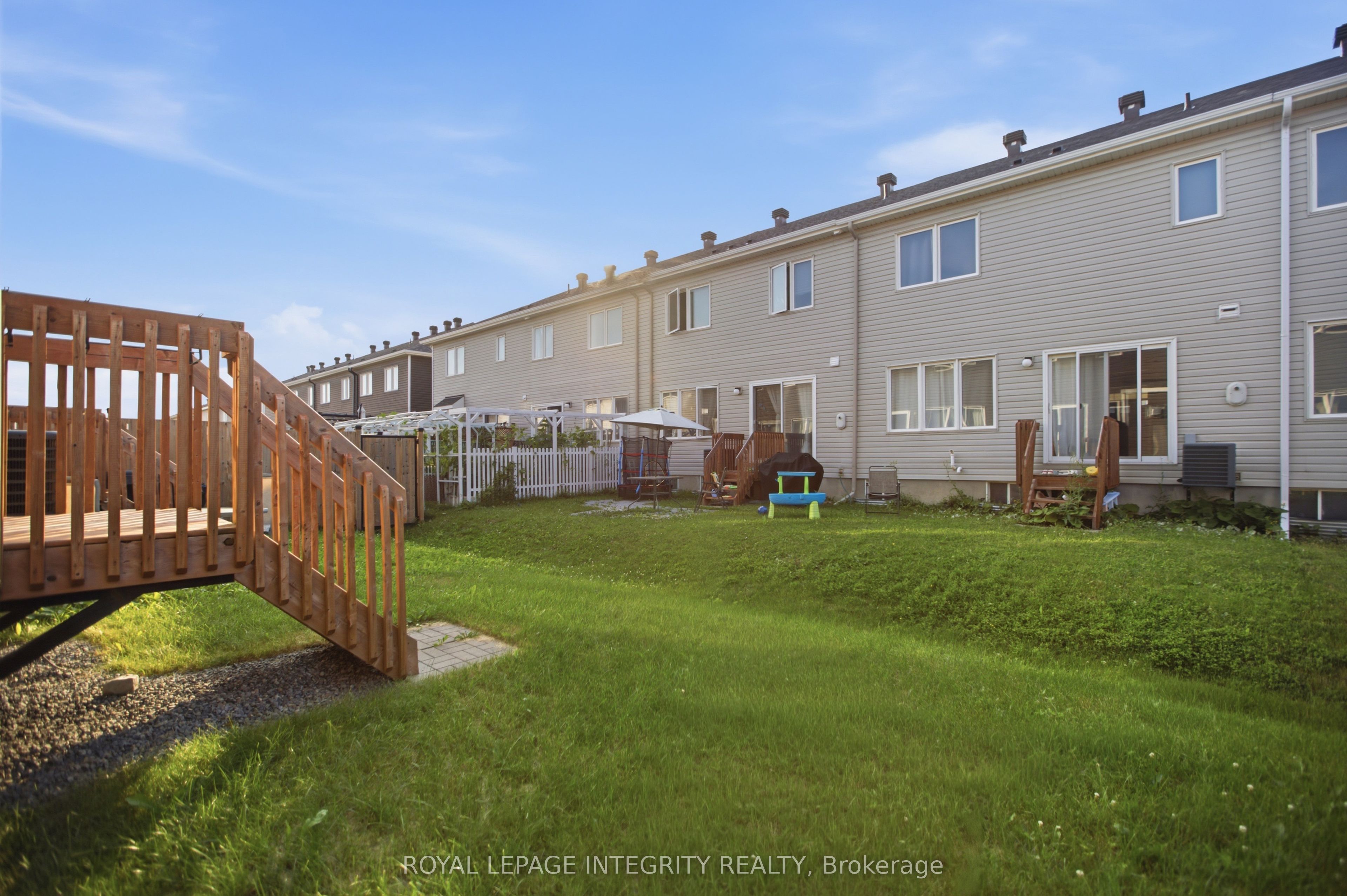 2235 Watercolours Way Property Photo 19