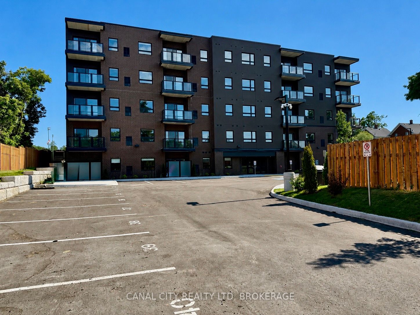8 Hutt Lane 407 Property Photo 1