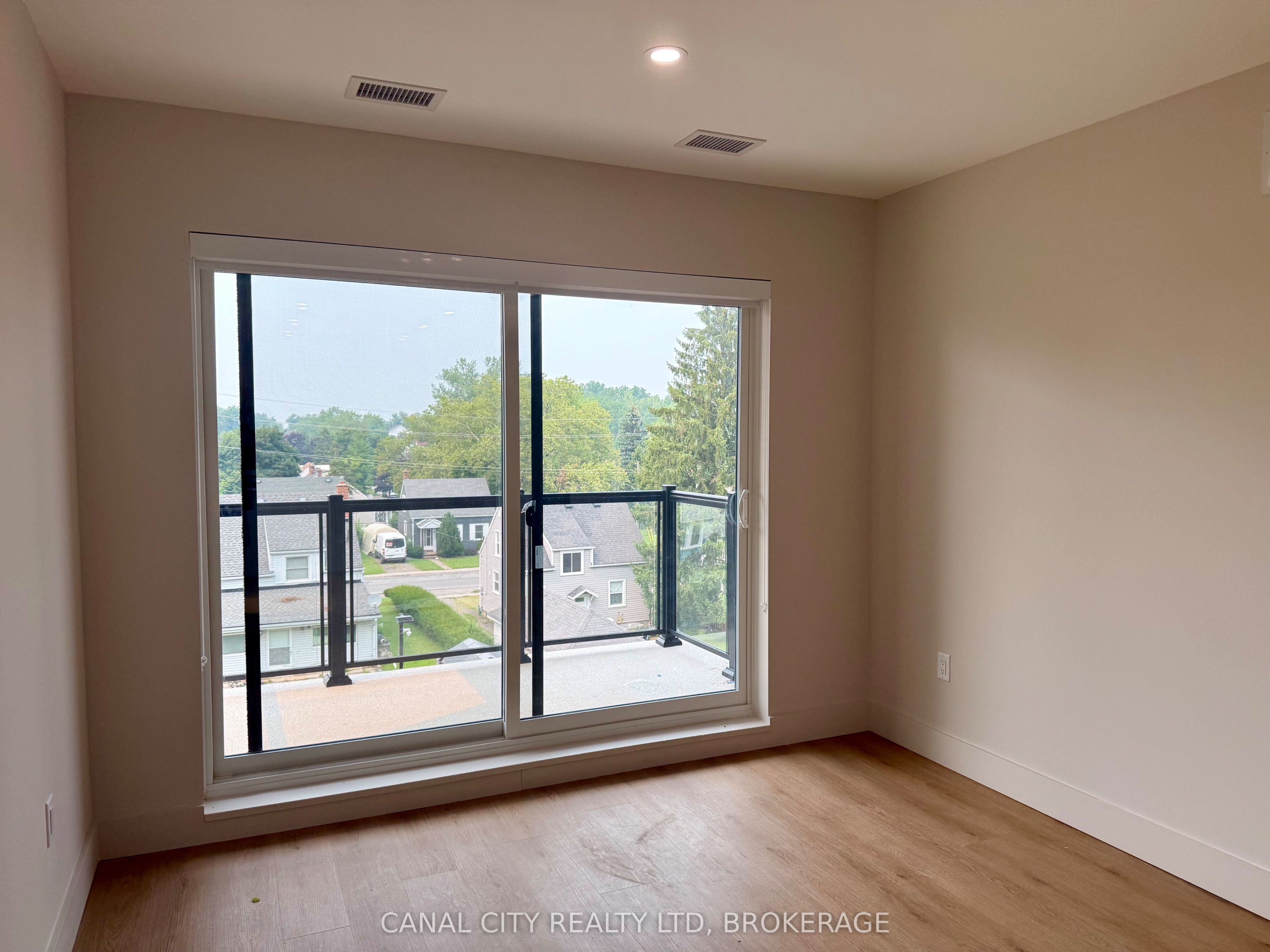 8 Hutt Lane 407 Property Photo 10