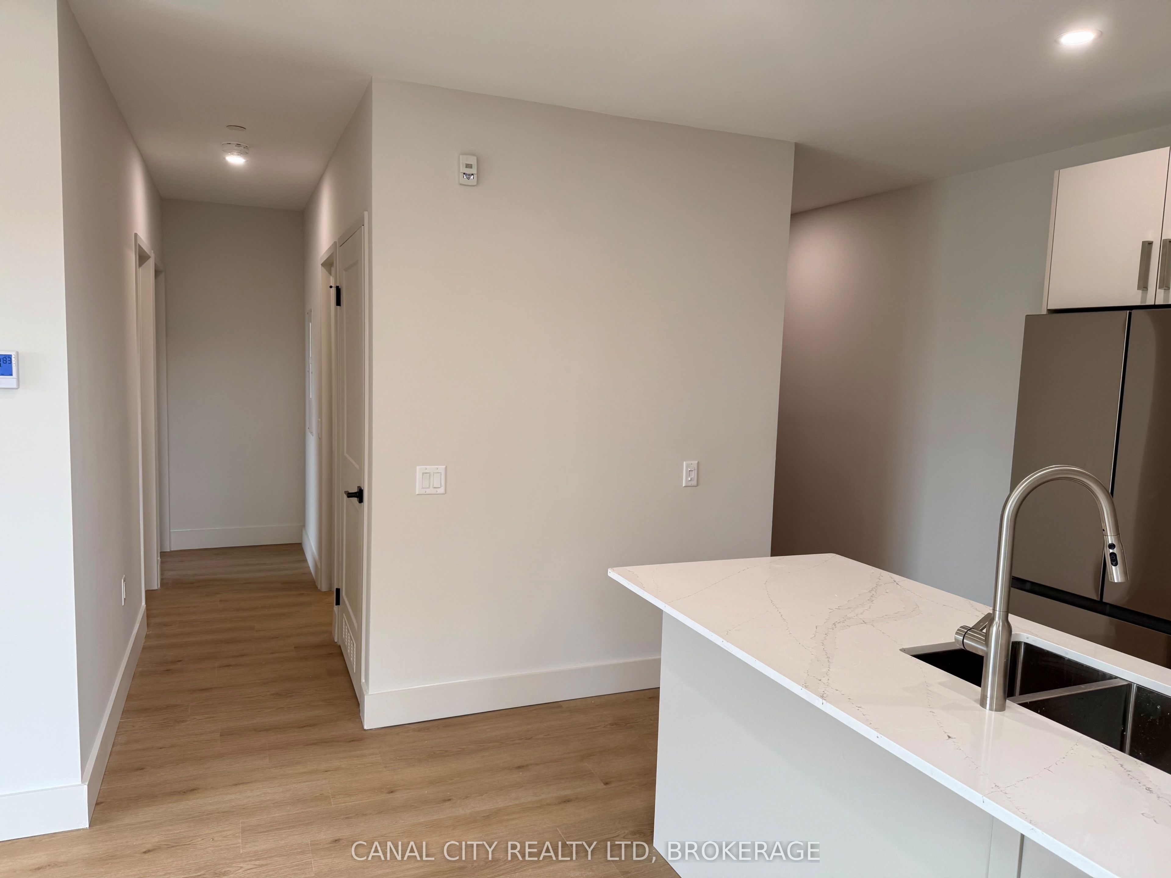 8 Hutt Lane 407 Property Photo 13