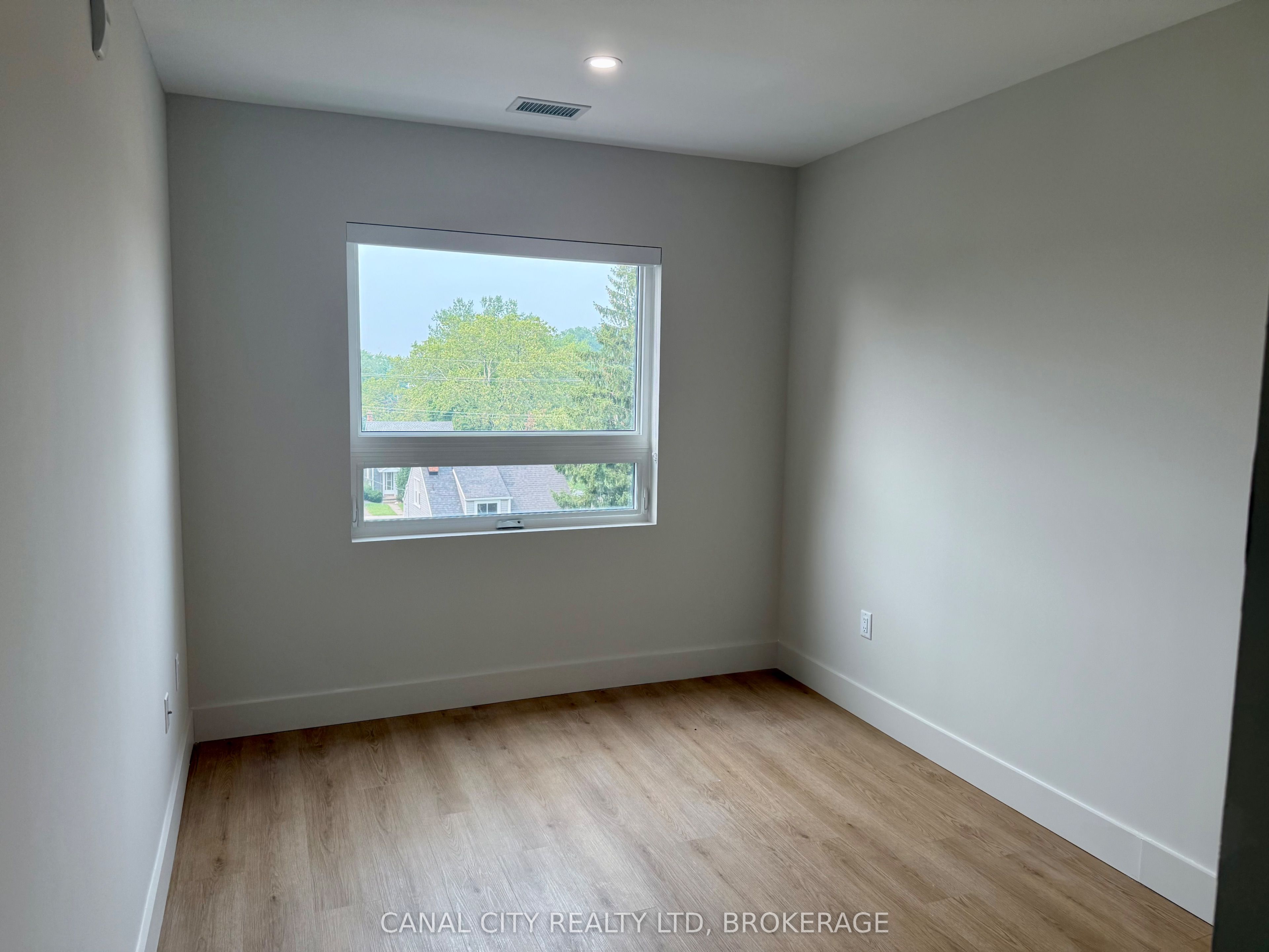 8 Hutt Lane 407 Property Photo 16